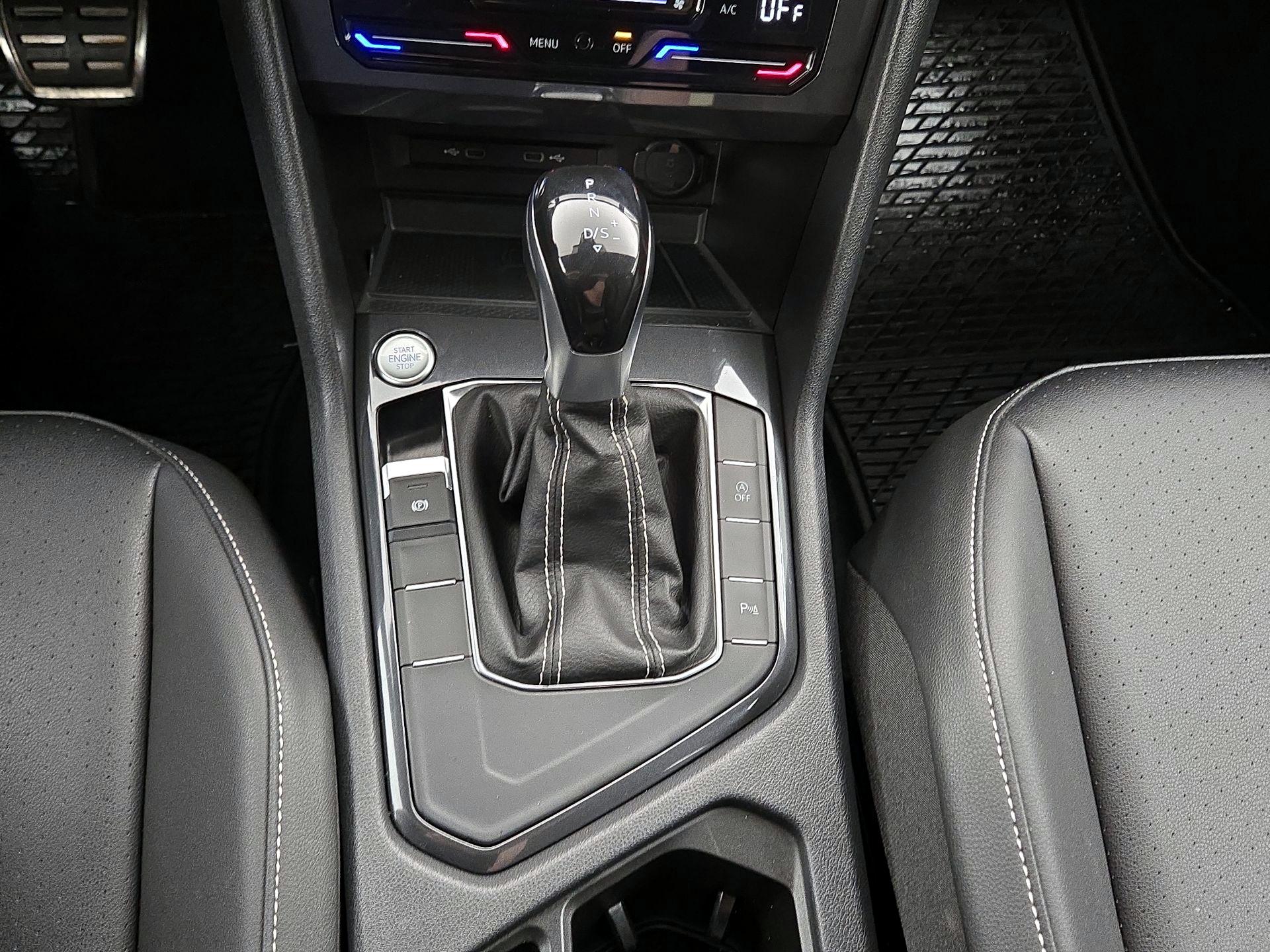 Thumbnail: 2023 Volkswagen Tiguan - 17