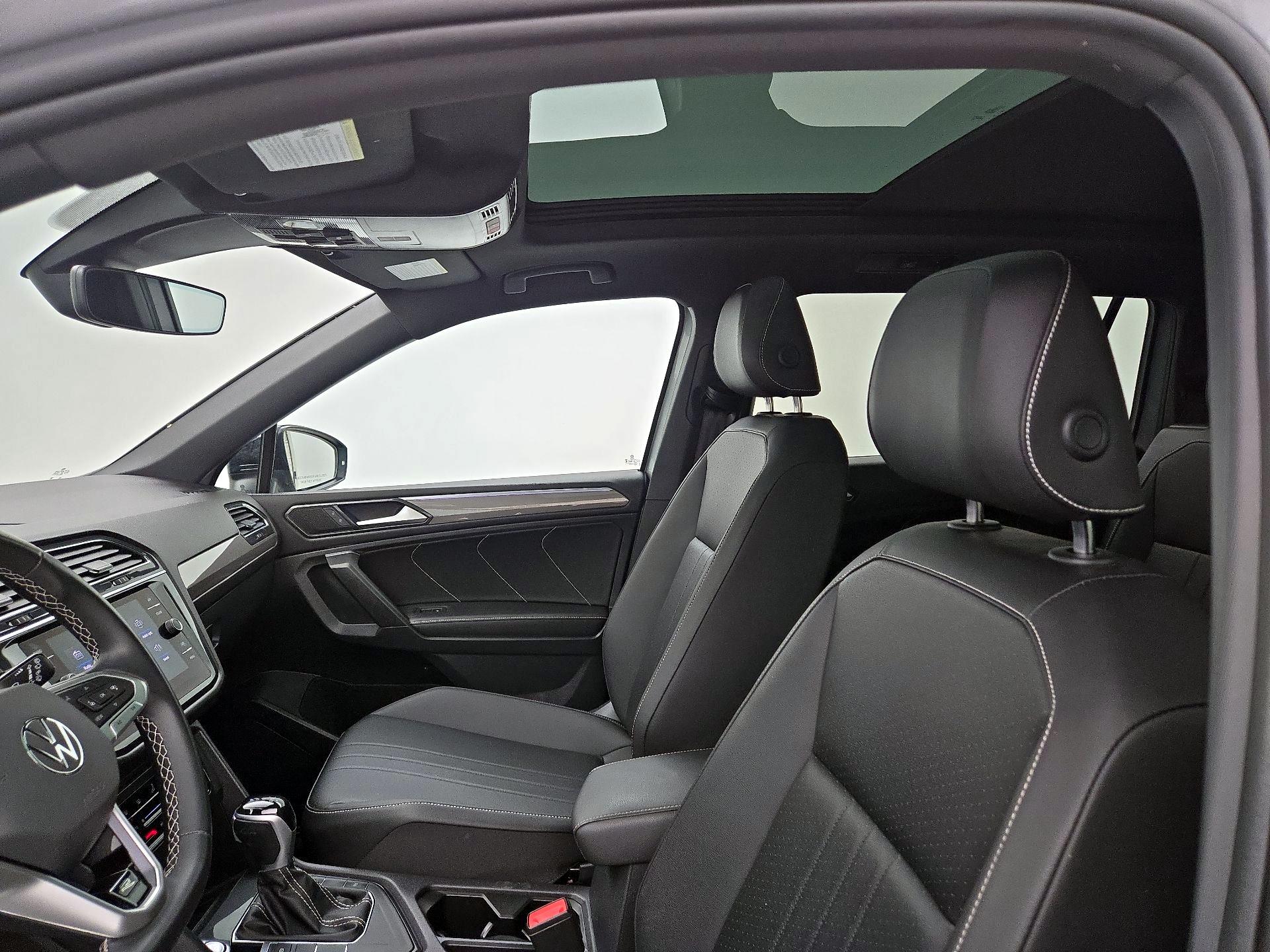 Thumbnail: 2023 Volkswagen Tiguan - 19