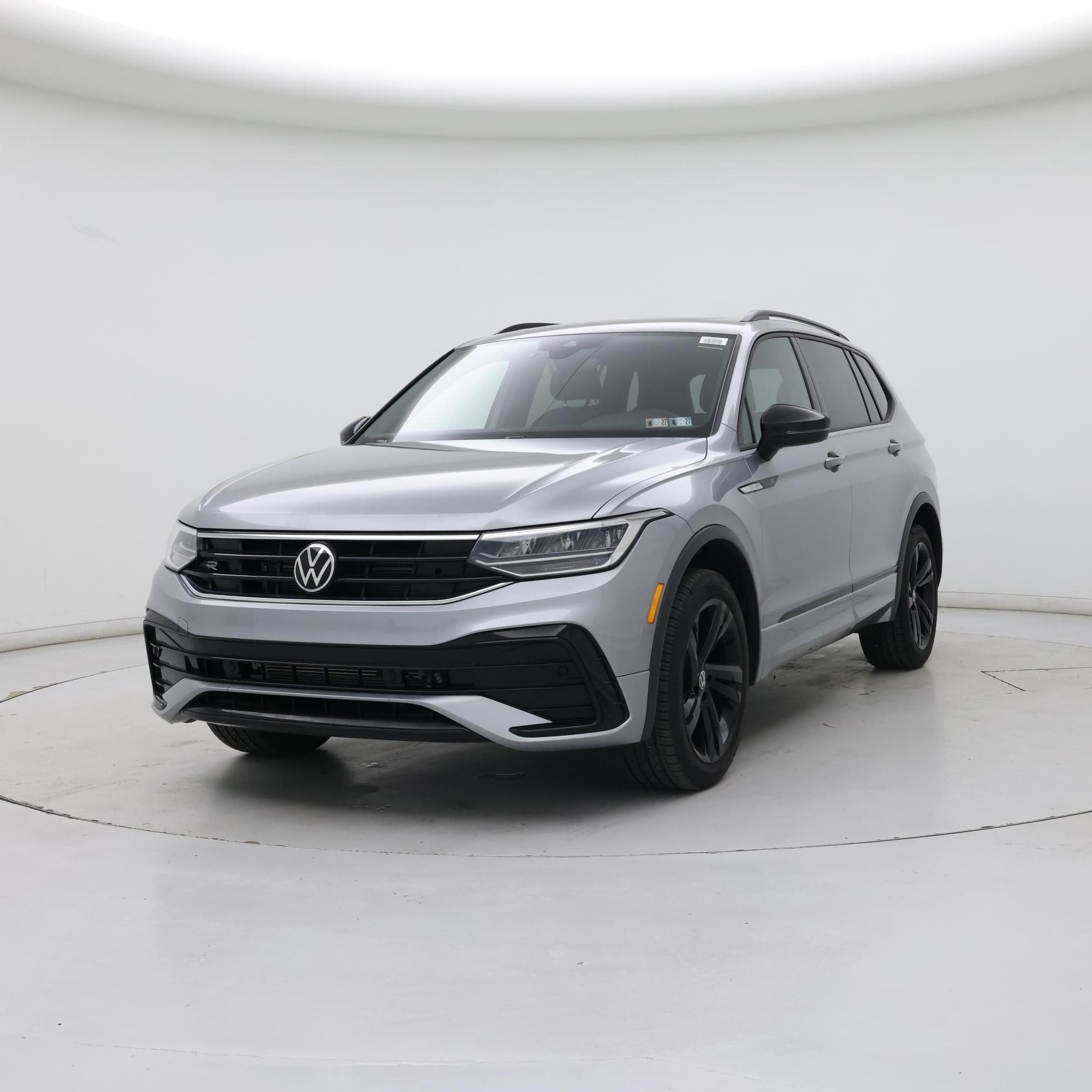 Thumbnail: 2023 Volkswagen Tiguan - 4