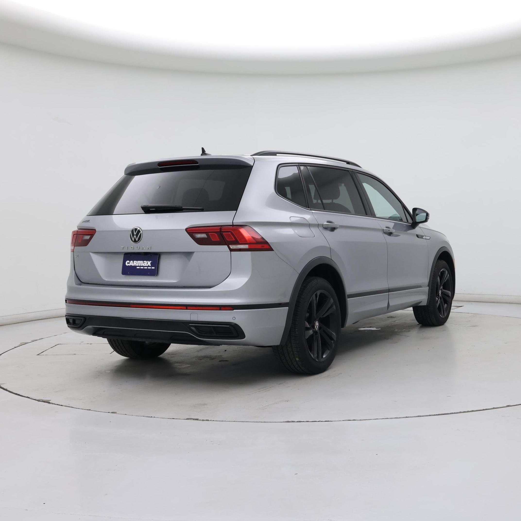 Thumbnail: 2023 Volkswagen Tiguan - 8