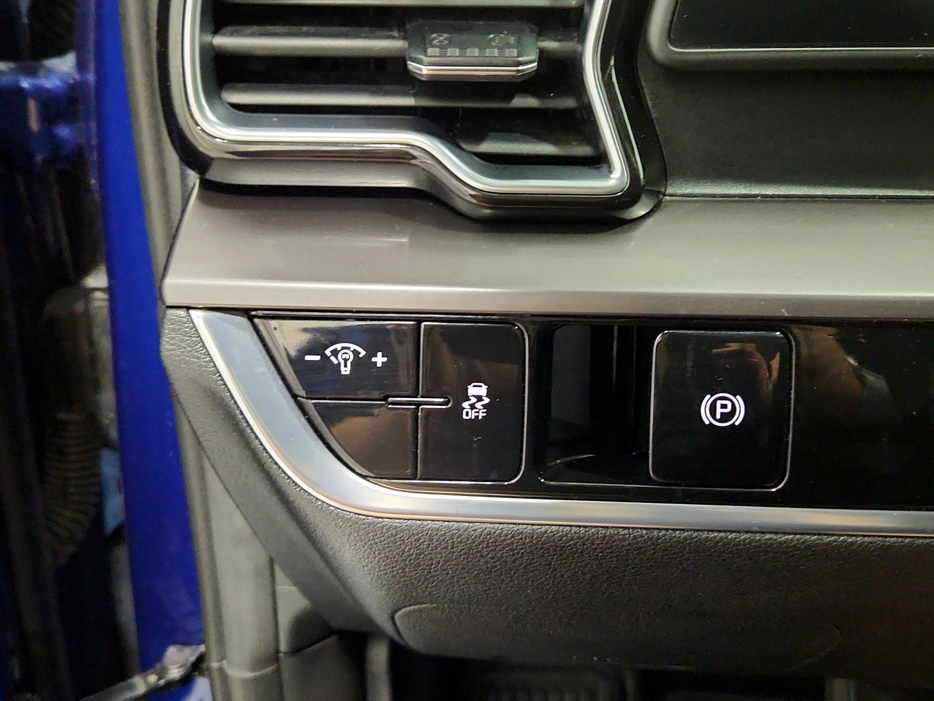 Thumbnail: 2023 Kia Sportage - 13