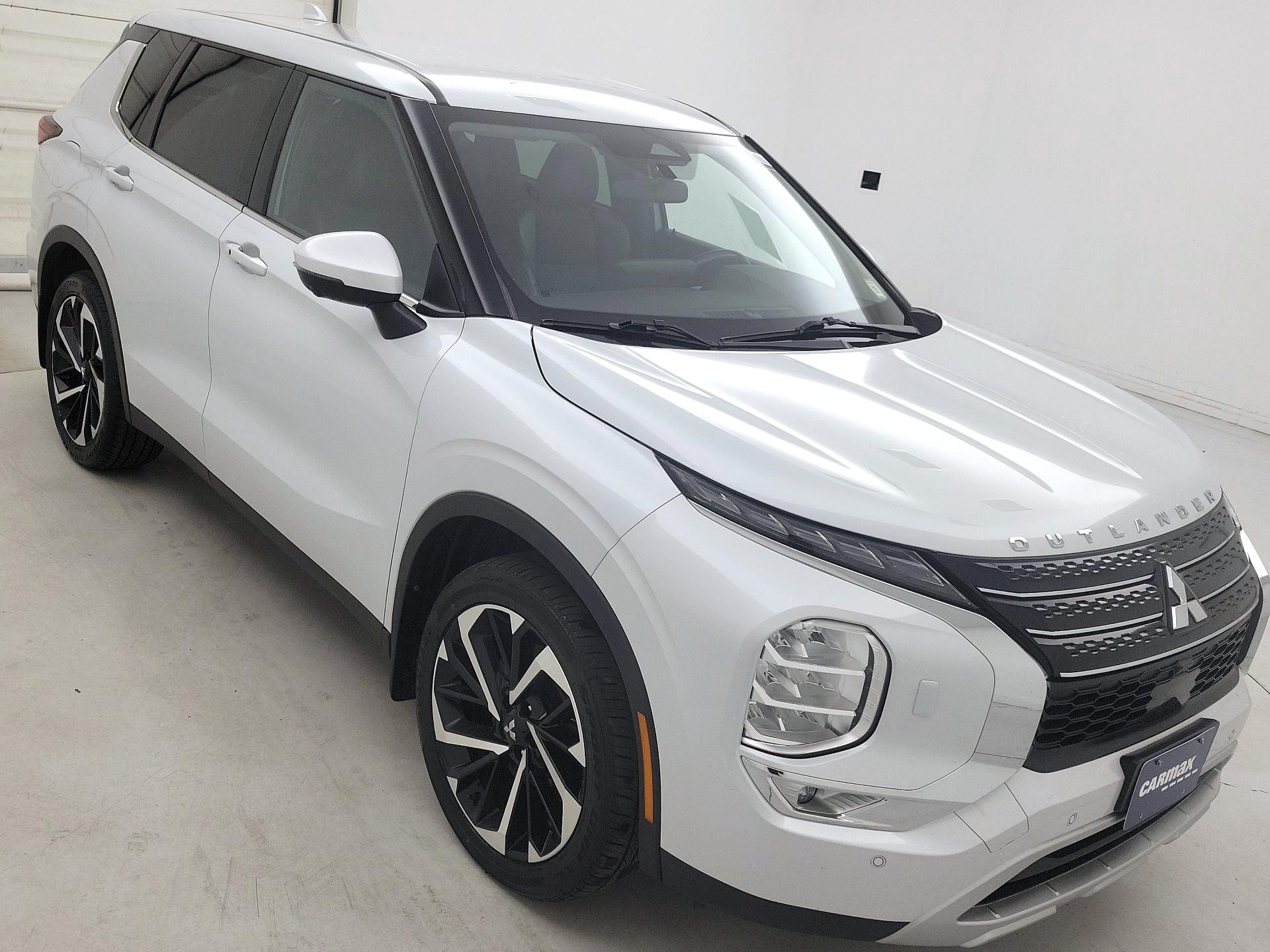 Thumbnail: 2022 Mitsubishi Outlander - 1