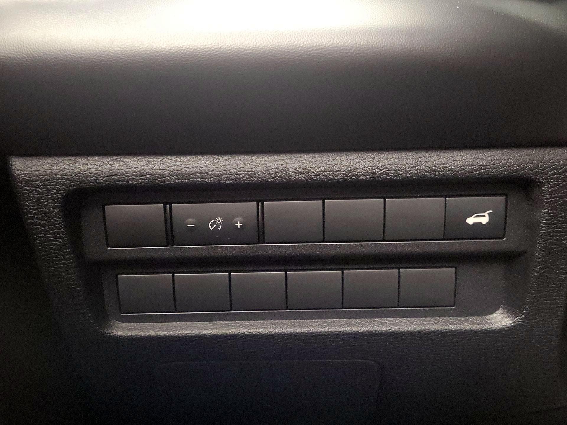 Thumbnail: 2022 Mitsubishi Outlander - 11