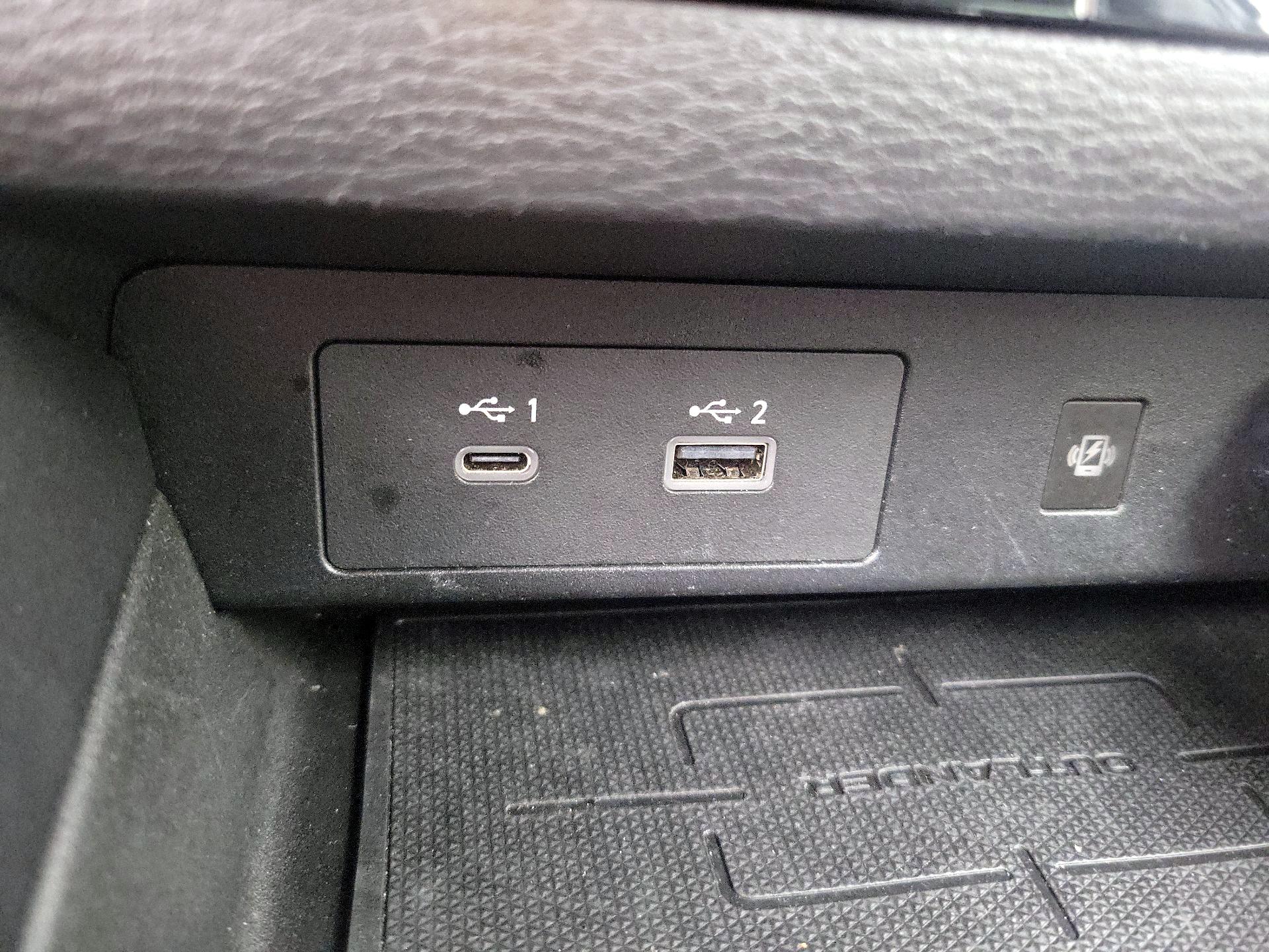 Thumbnail: 2022 Mitsubishi Outlander - 17