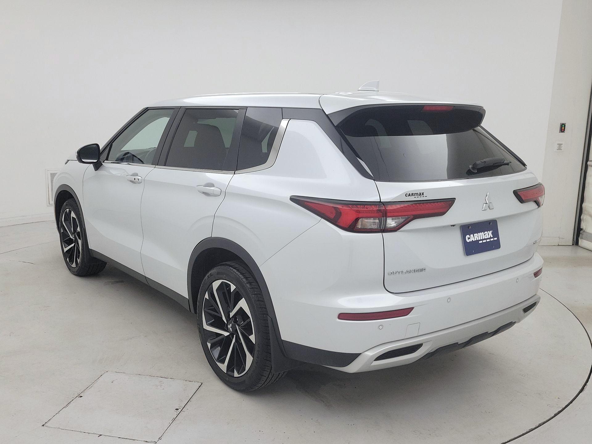 Thumbnail: 2022 Mitsubishi Outlander - 7