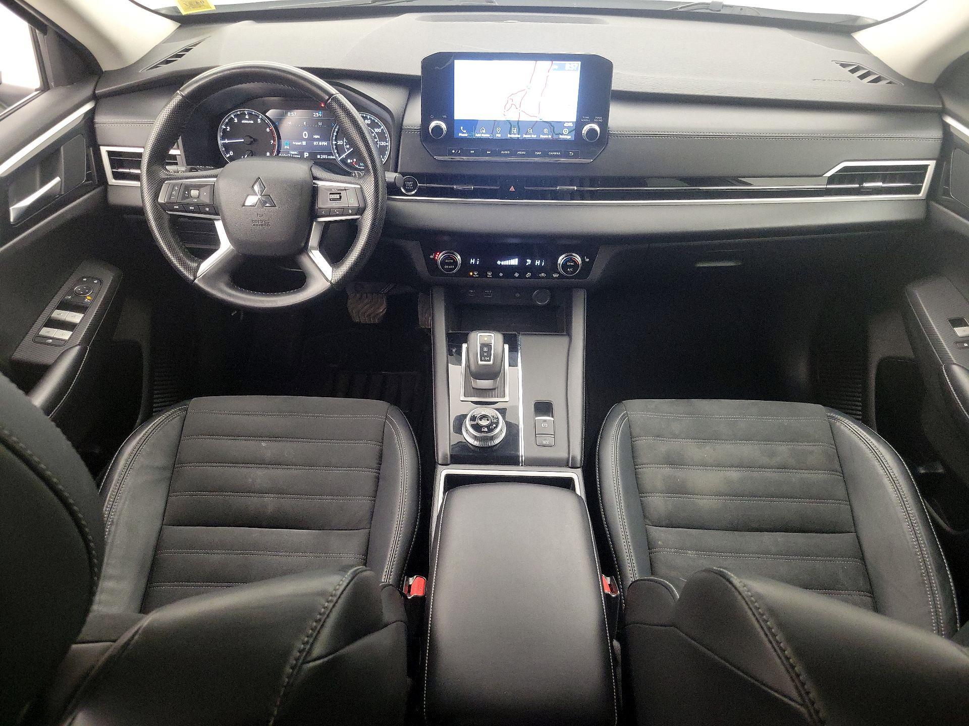 Thumbnail: 2022 Mitsubishi Outlander - 8