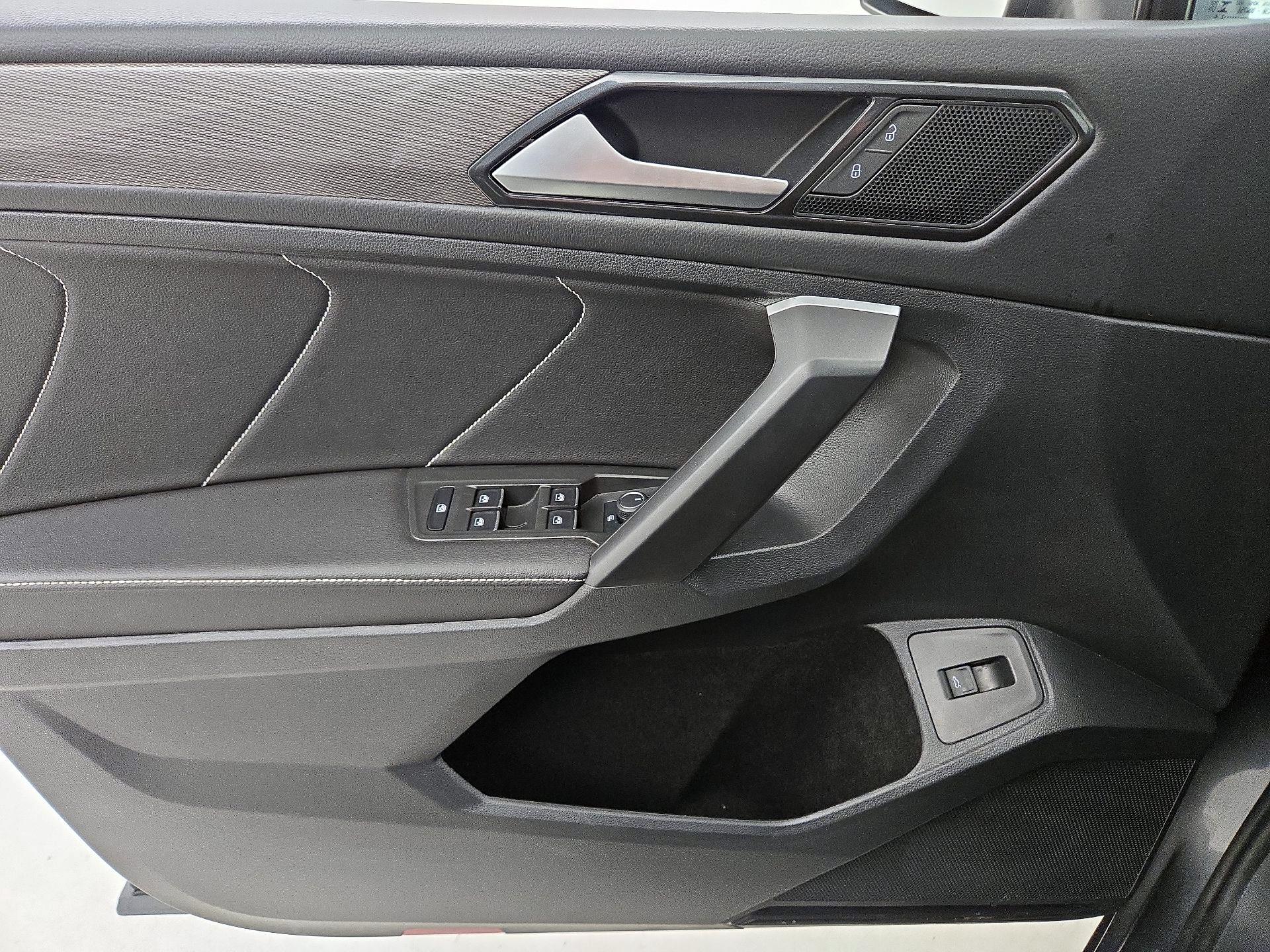 Thumbnail: 2024 Volkswagen Tiguan - 12