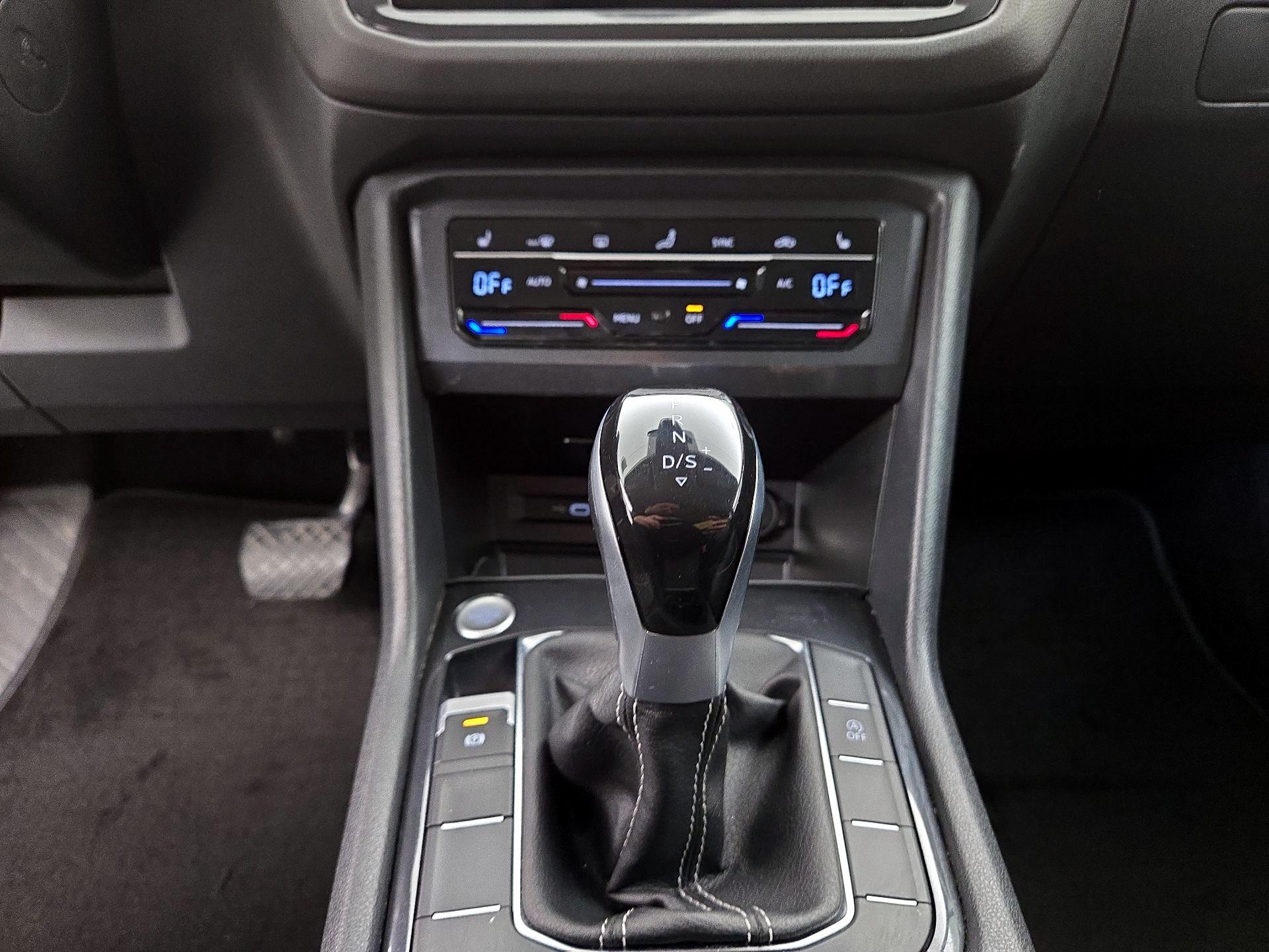 Thumbnail: 2024 Volkswagen Tiguan - 17