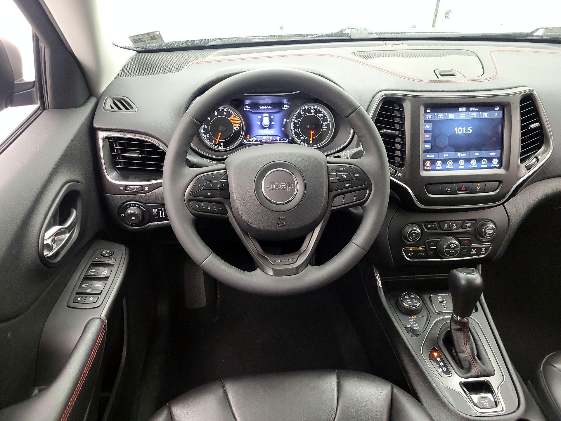 Thumbnail: 2021 Jeep Cherokee - 10