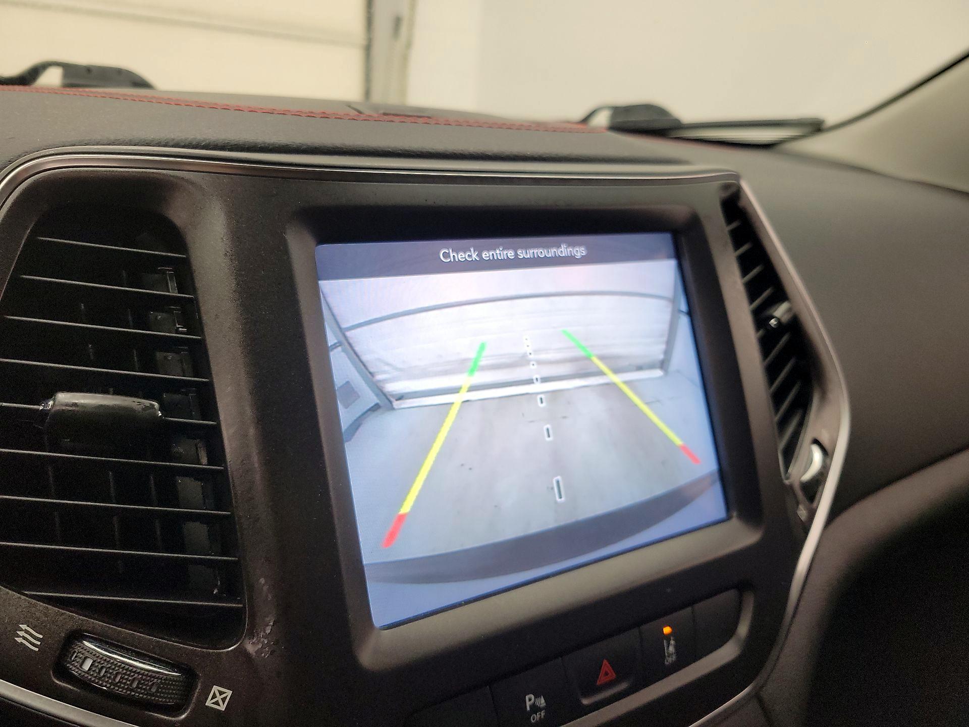 Thumbnail: 2021 Jeep Cherokee - 14