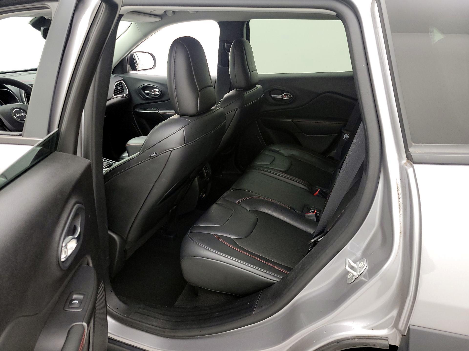 Thumbnail: 2021 Jeep Cherokee - 19