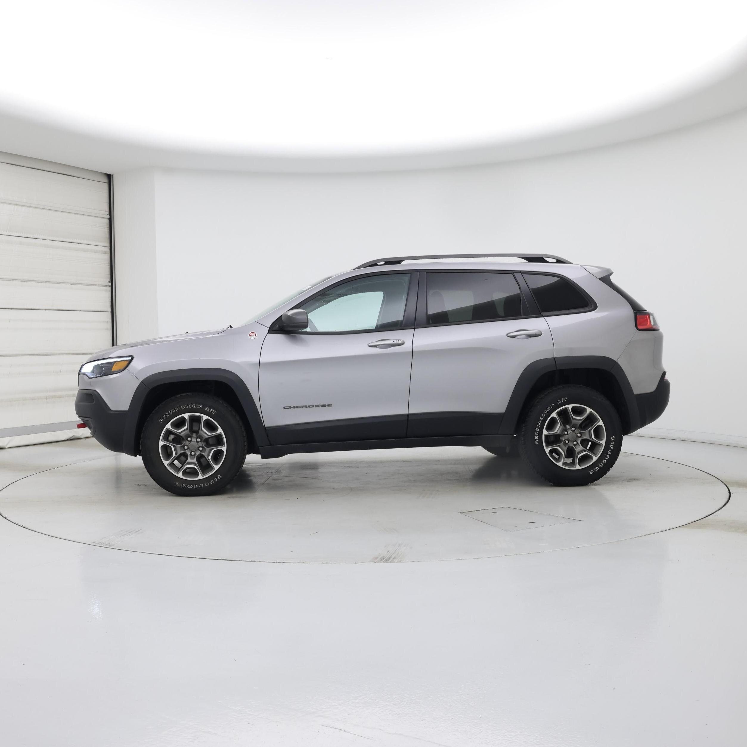 Thumbnail: 2021 Jeep Cherokee - 3