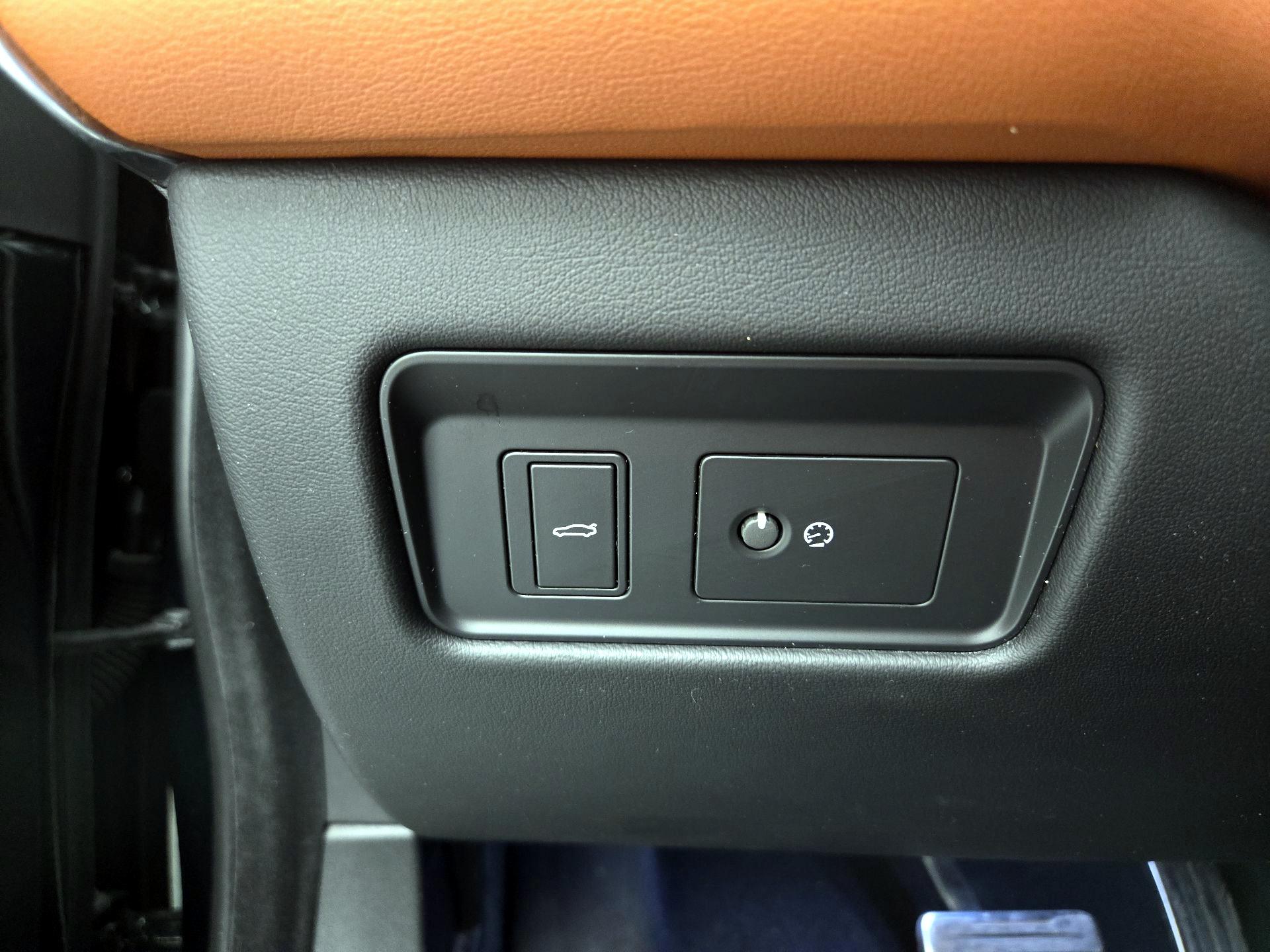 Thumbnail: 2022 Jaguar XF - 13