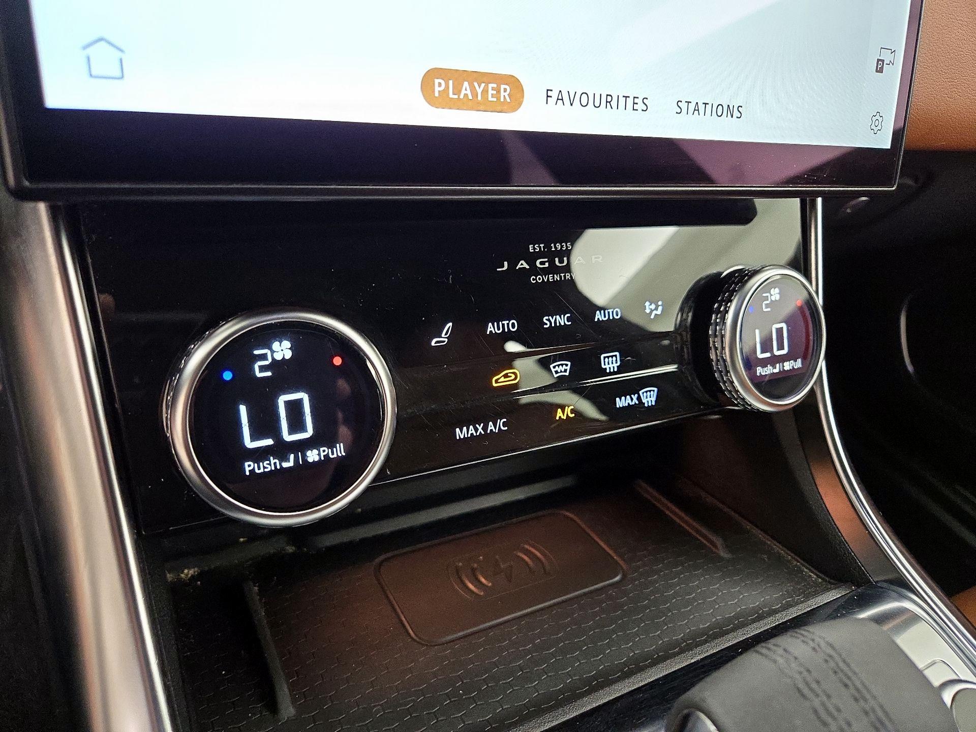 Thumbnail: 2022 Jaguar XF - 17