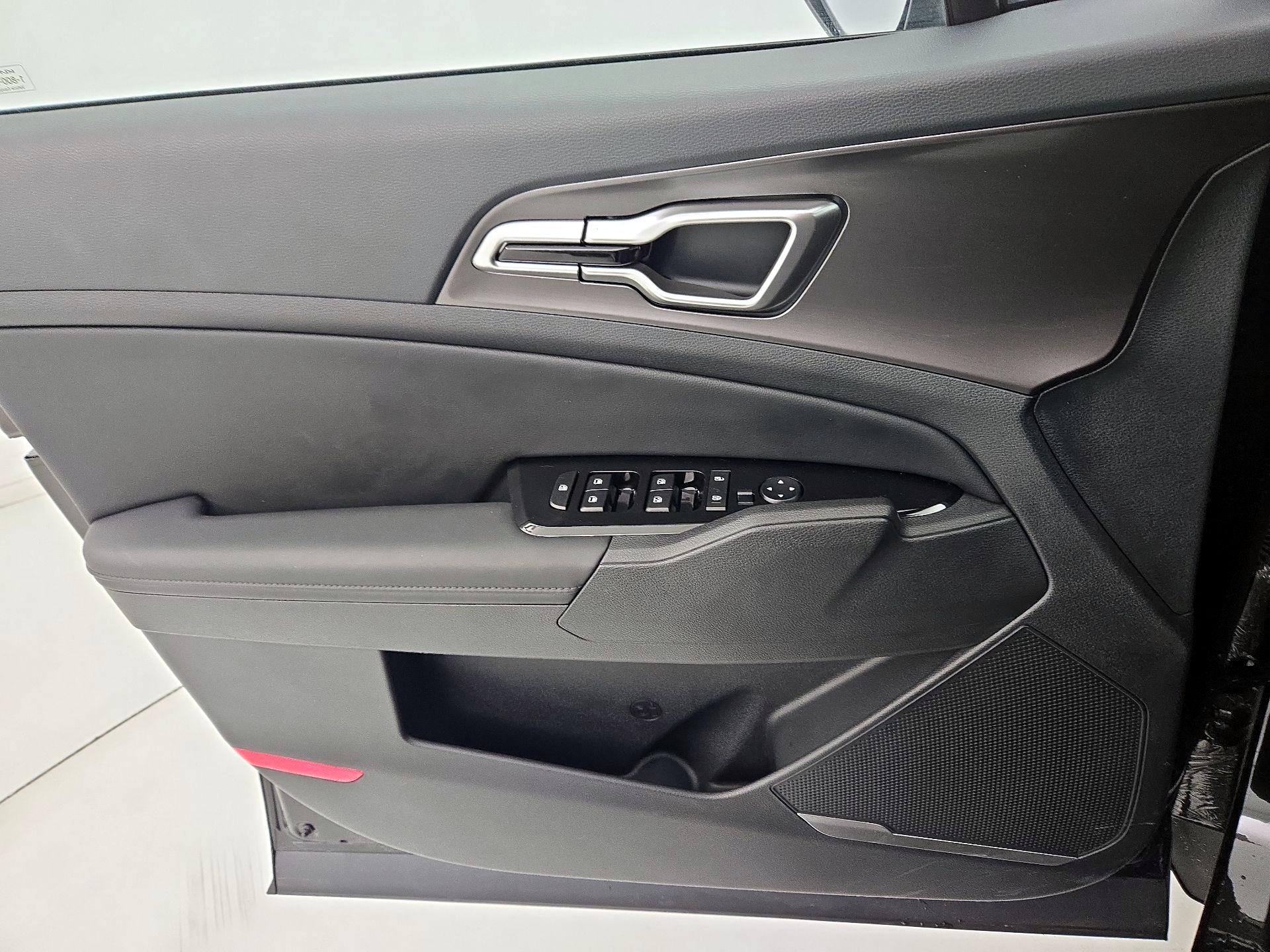 Thumbnail: 2025 Kia Sportage - 12