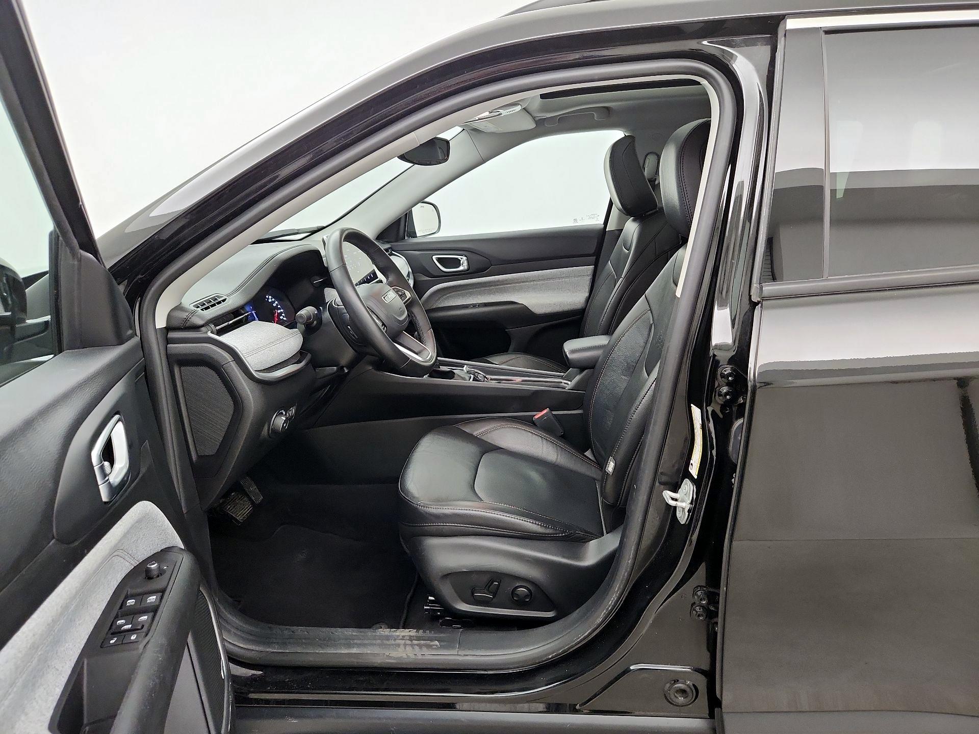 Thumbnail: 2022 Jeep Compass - 11