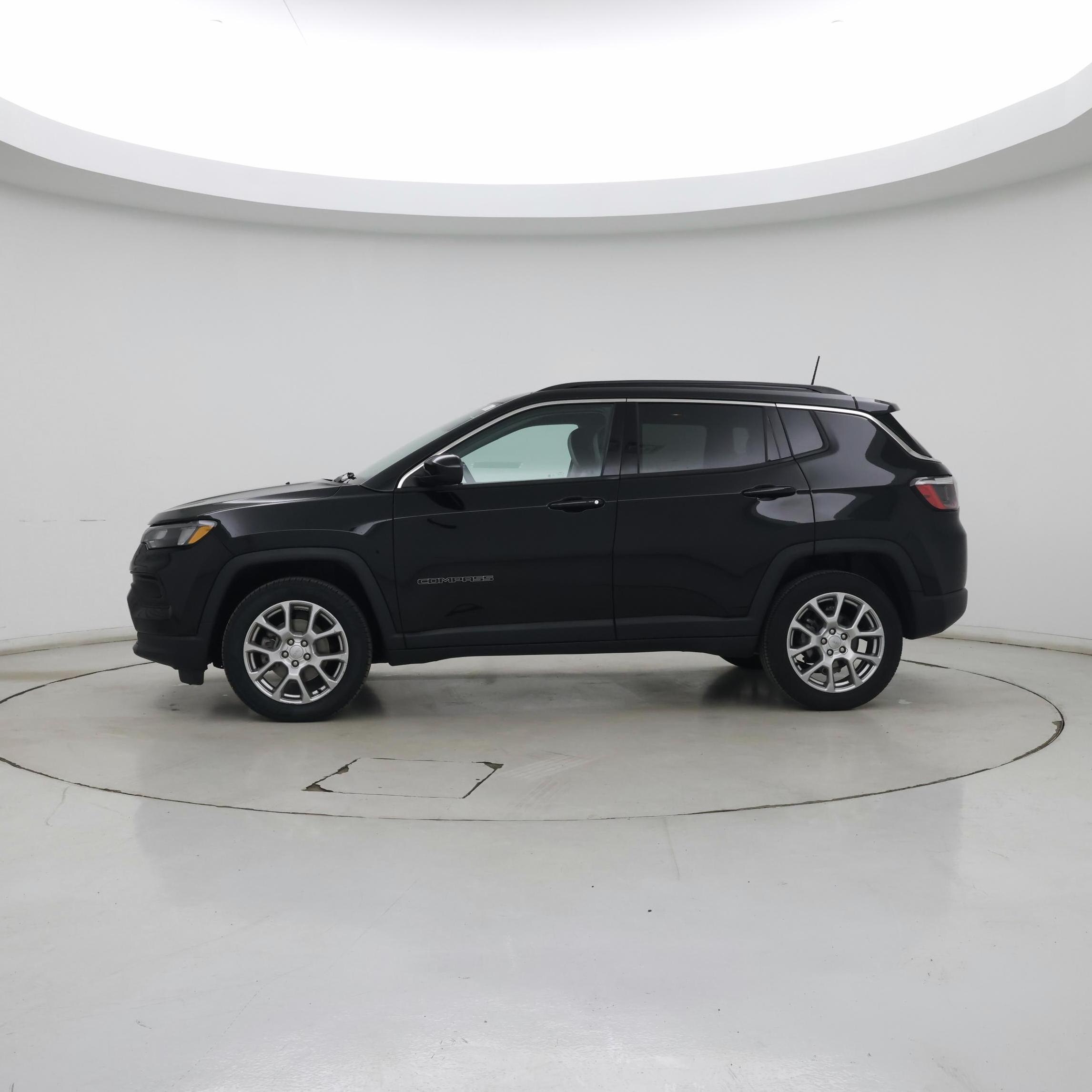 Thumbnail: 2022 Jeep Compass - 3