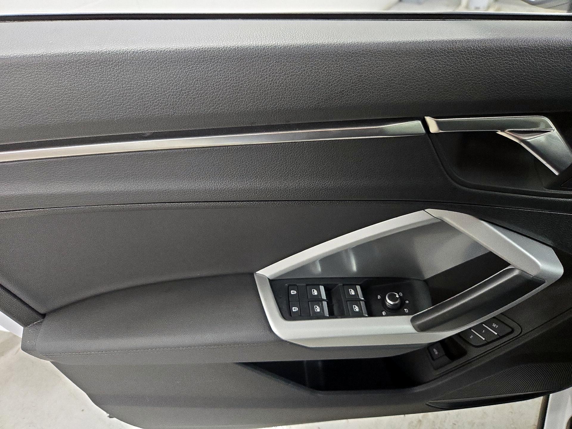 Thumbnail: 2024 Audi Q3 - 12