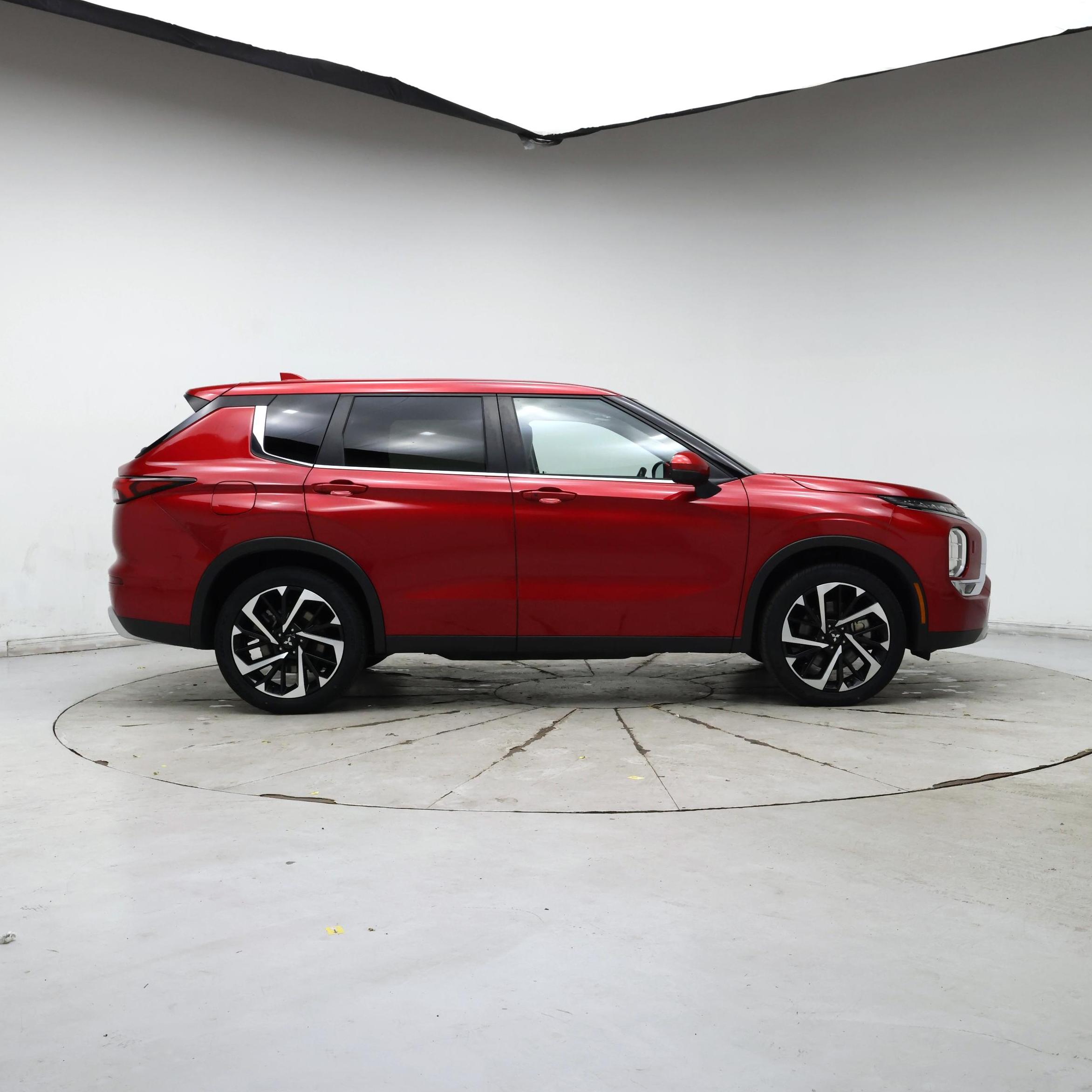 Thumbnail: 2024 Mitsubishi Outlander - 7