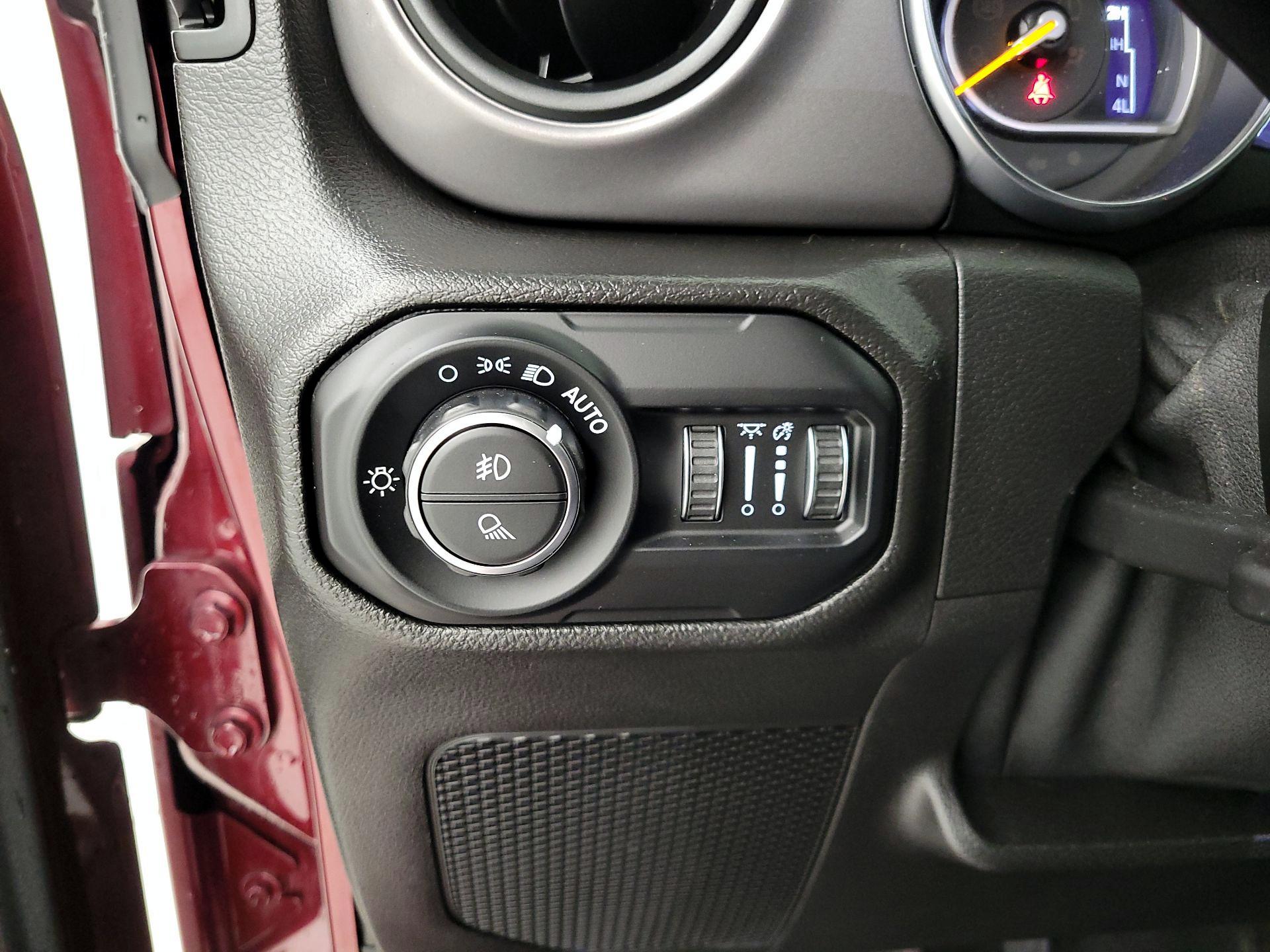 Thumbnail: 2021 Jeep Gladiator - 13