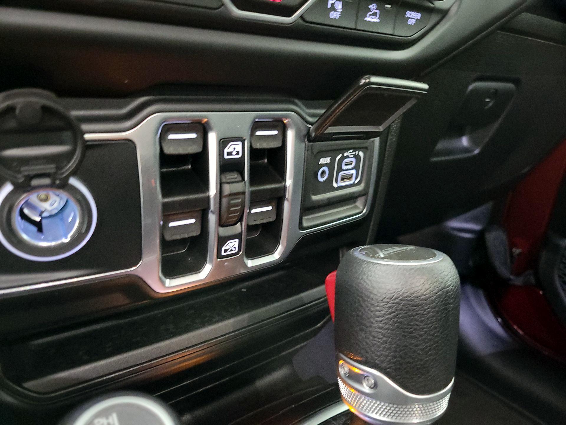 Thumbnail: 2021 Jeep Gladiator - 18