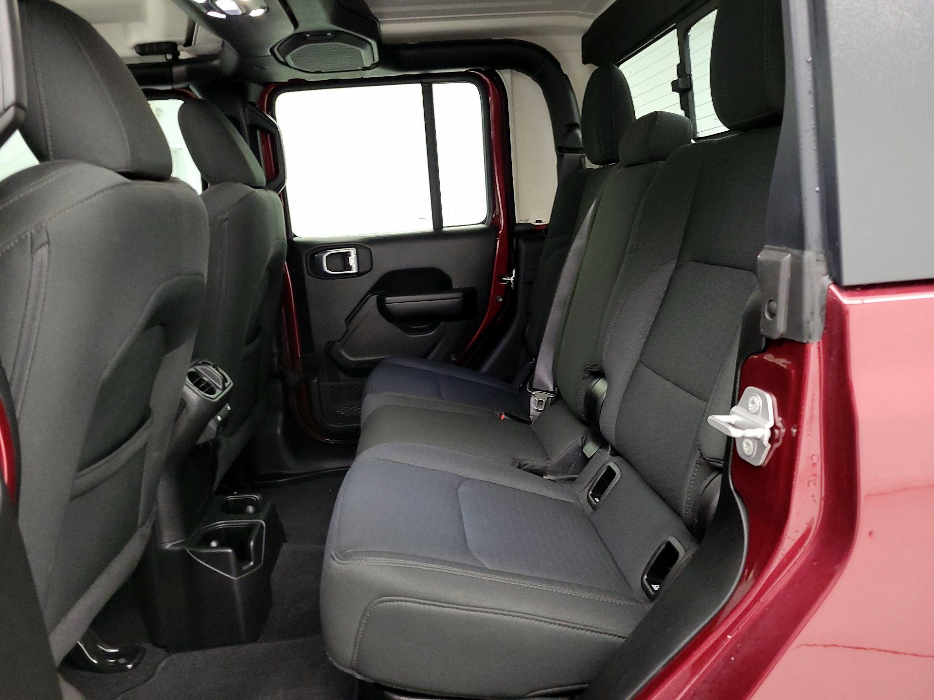 Thumbnail: 2021 Jeep Gladiator - 19