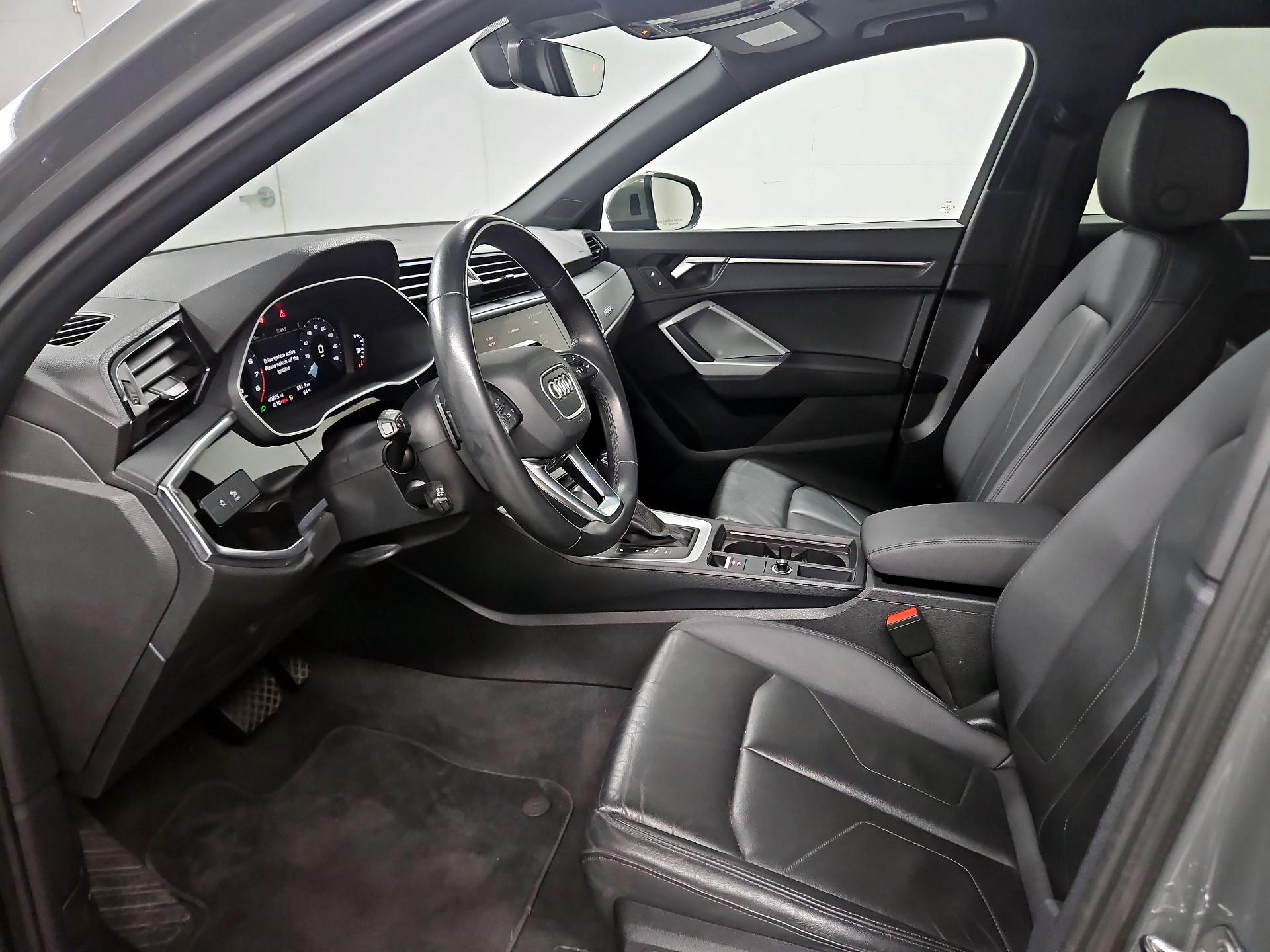 Thumbnail: 2023 Audi Q3 - 11