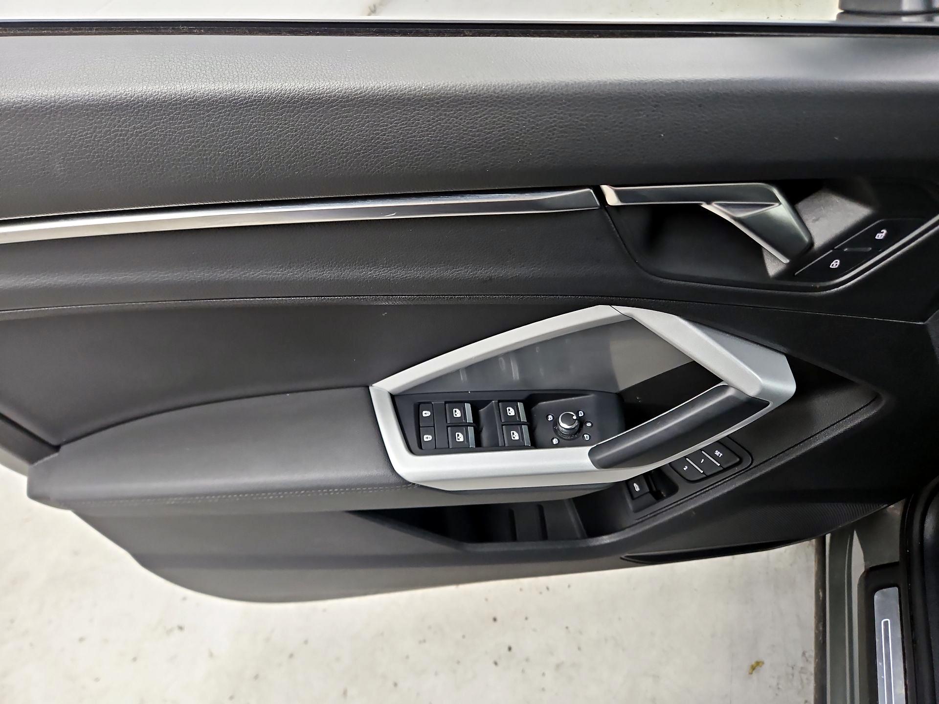 Thumbnail: 2023 Audi Q3 - 12