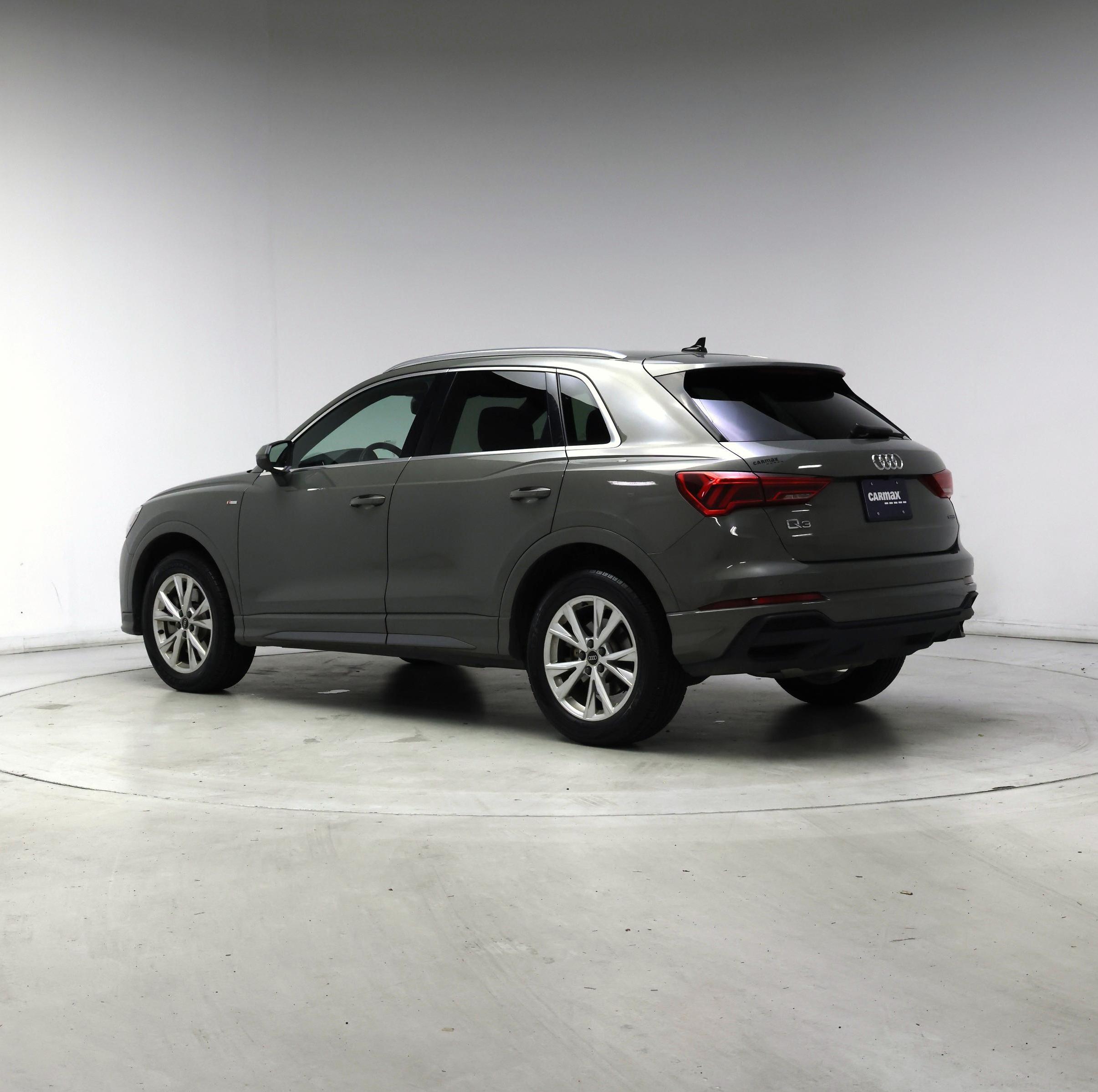 Thumbnail: 2023 Audi Q3 - 2