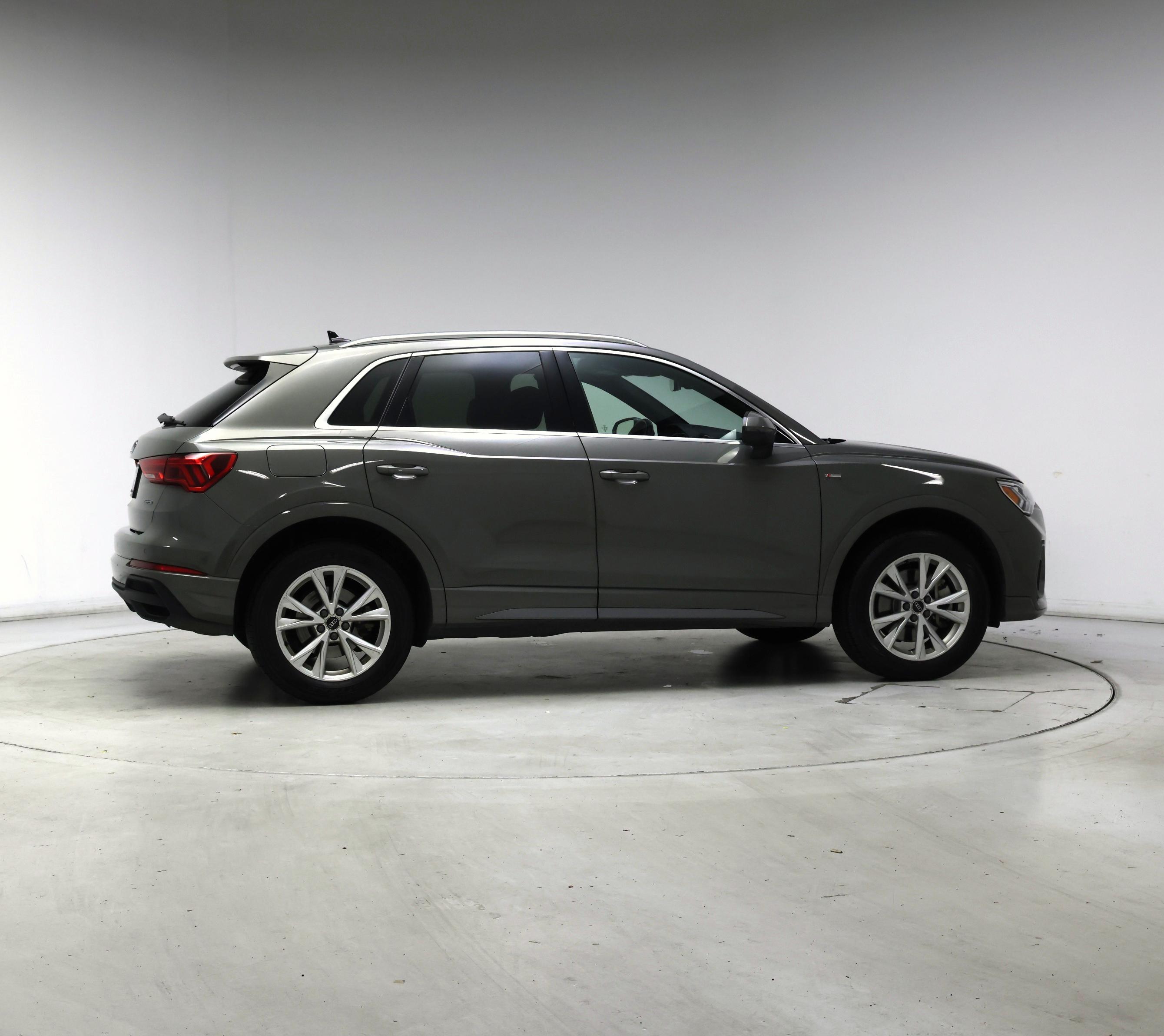 Thumbnail: 2023 Audi Q3 - 7