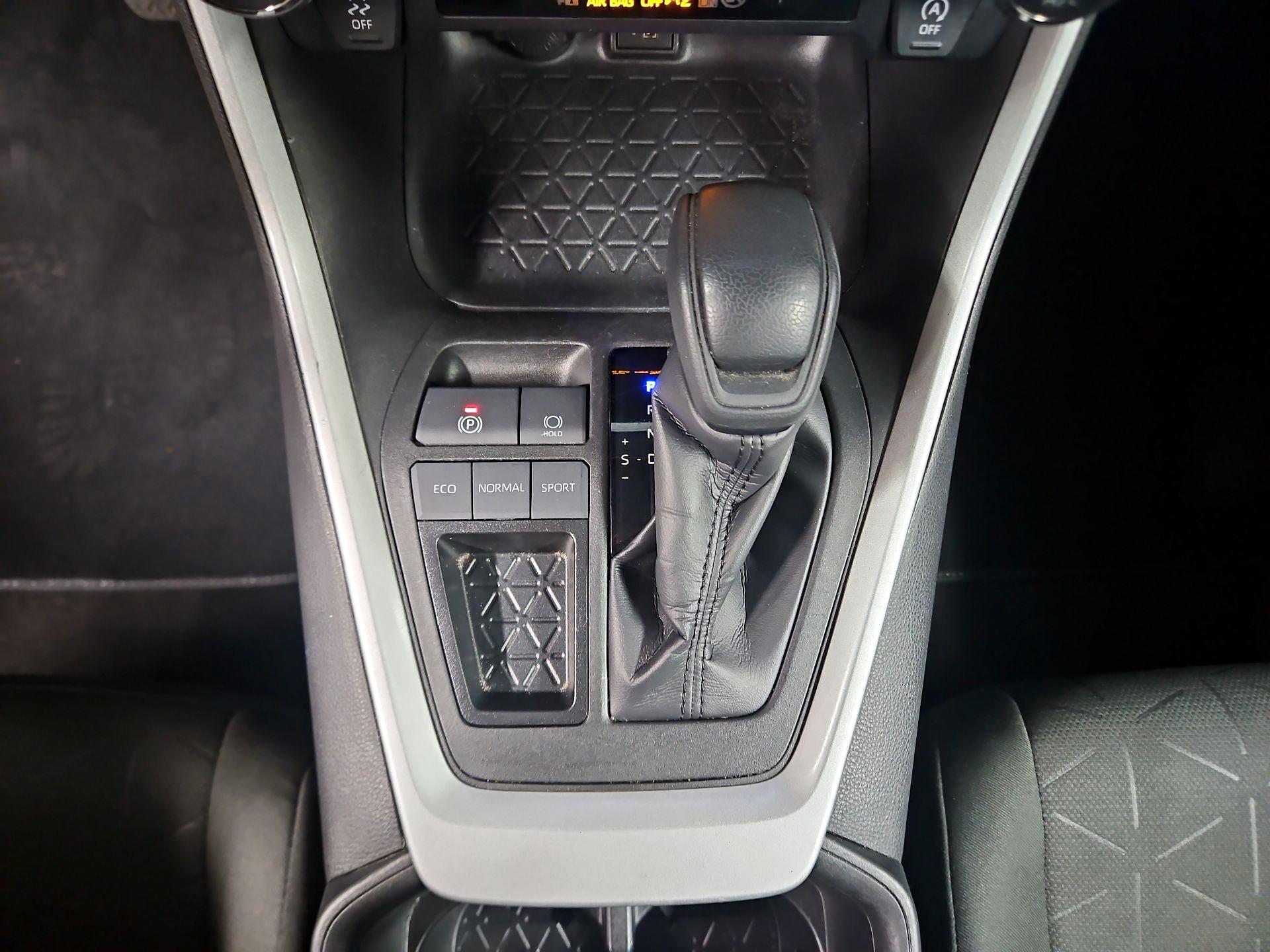 Thumbnail: 2023 Toyota RAV4 - 17