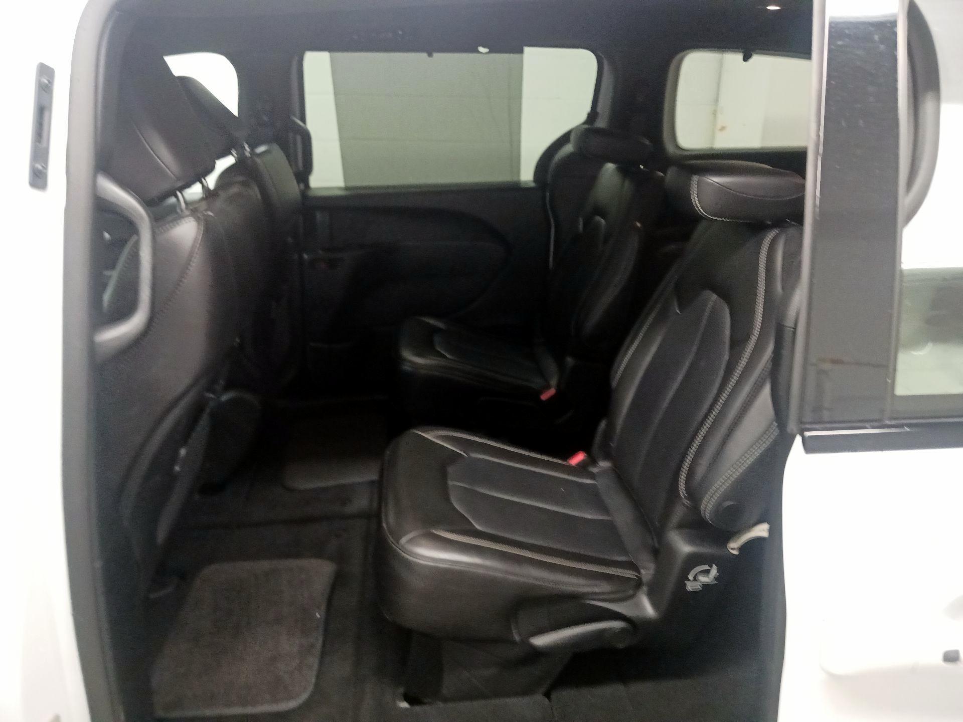 Thumbnail: 2023 Chrysler Pacifica - 19