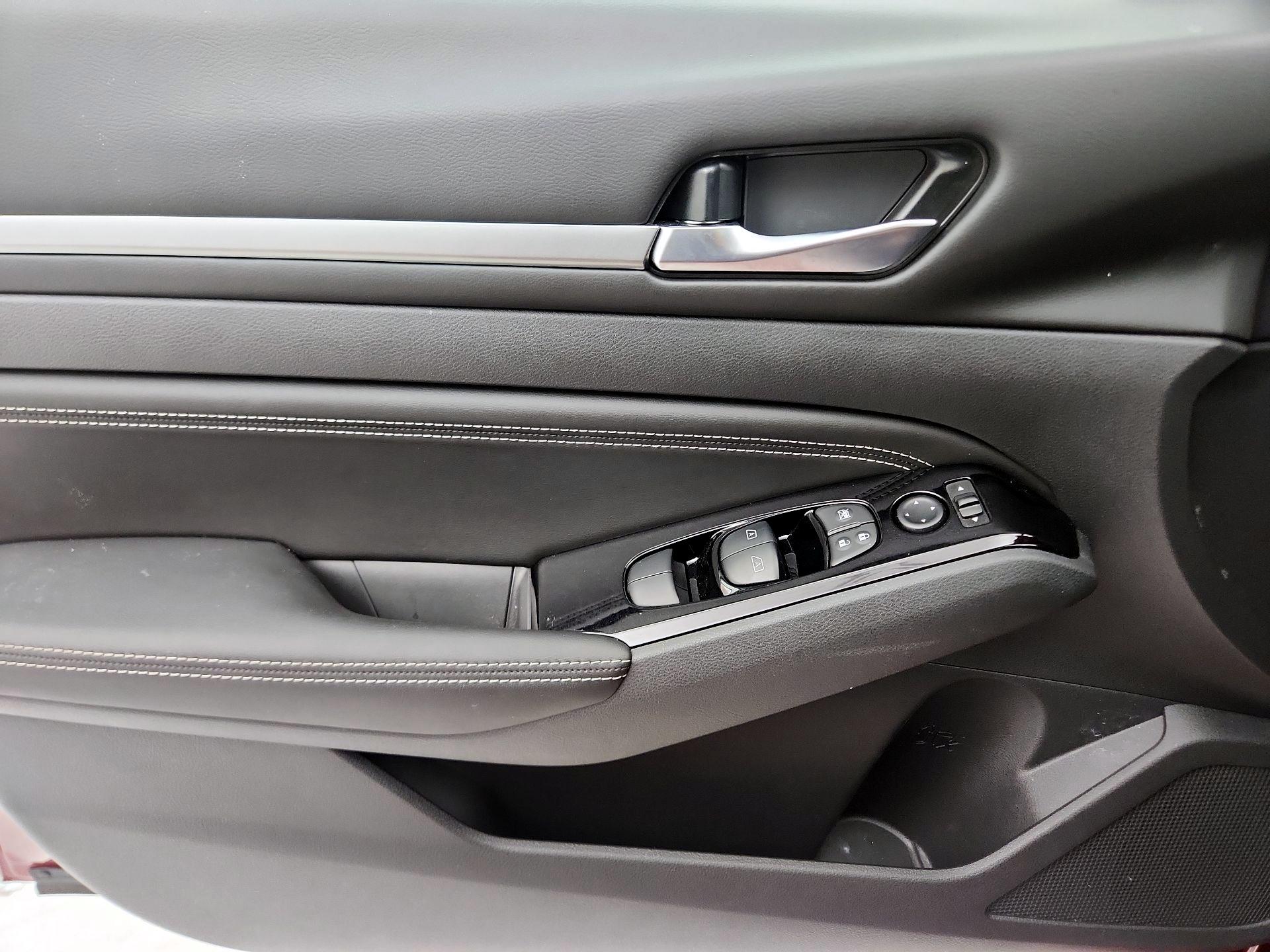 Thumbnail: 2021 Nissan Altima - 12