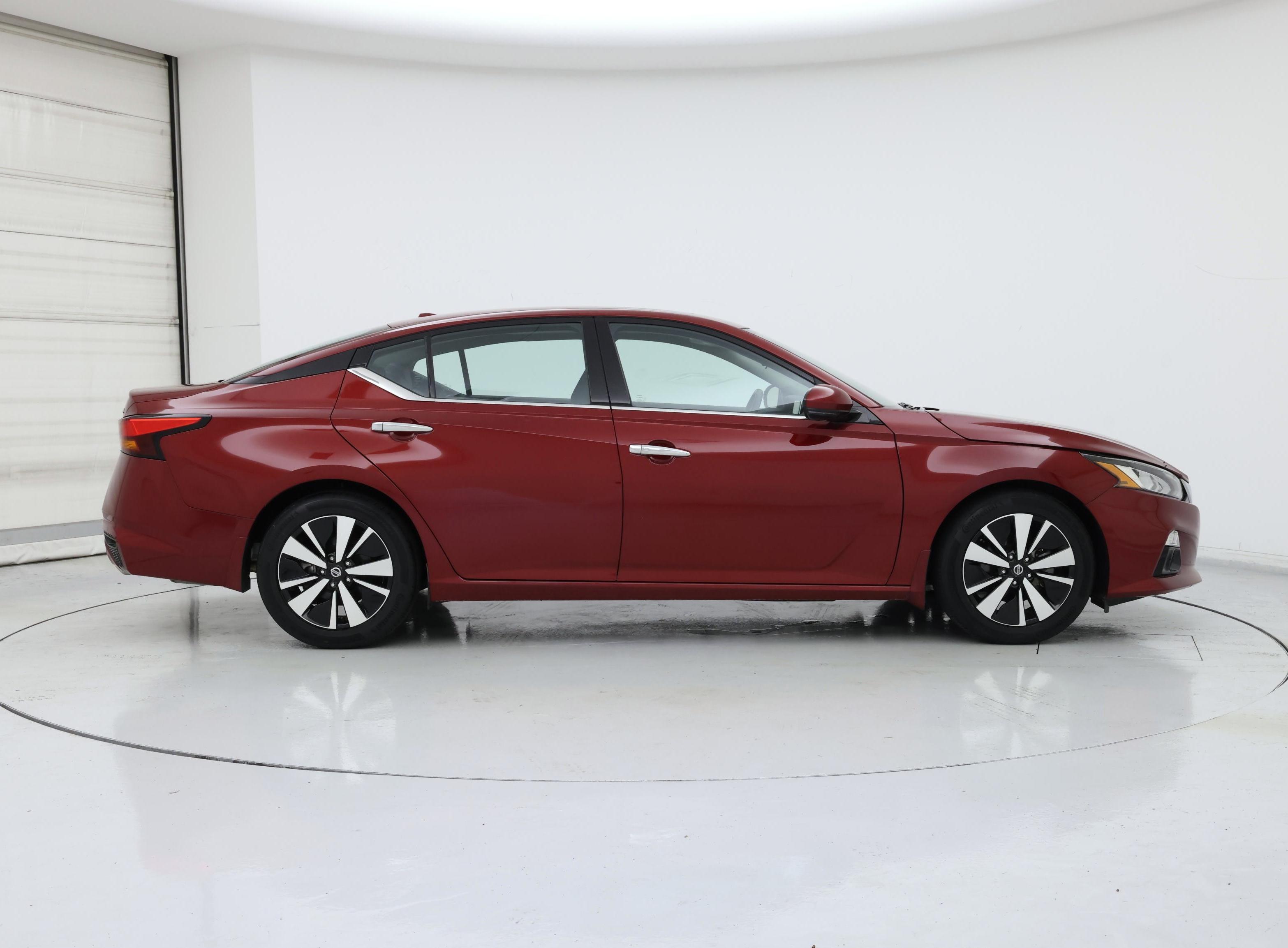 Thumbnail: 2021 Nissan Altima - 7