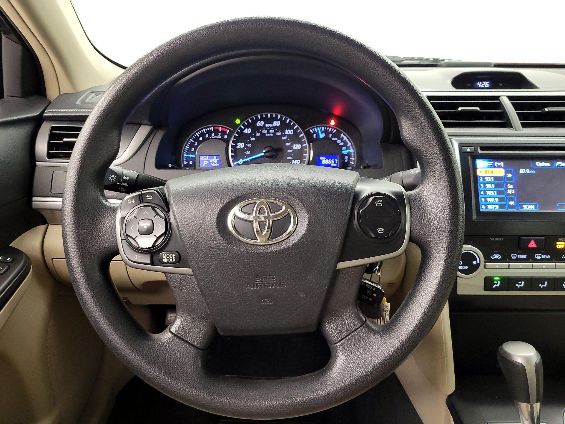 Thumbnail: 2014 Toyota Camry - 10