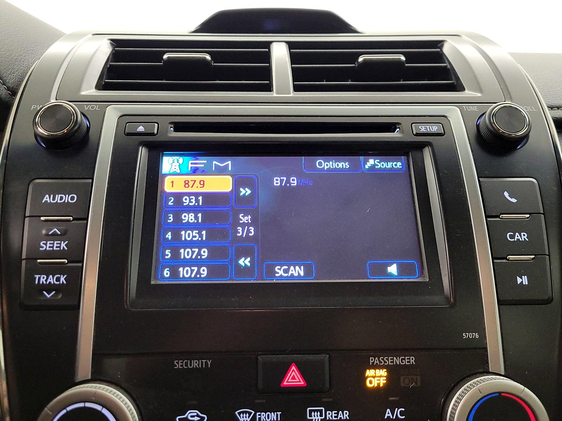 Thumbnail: 2014 Toyota Camry - 14