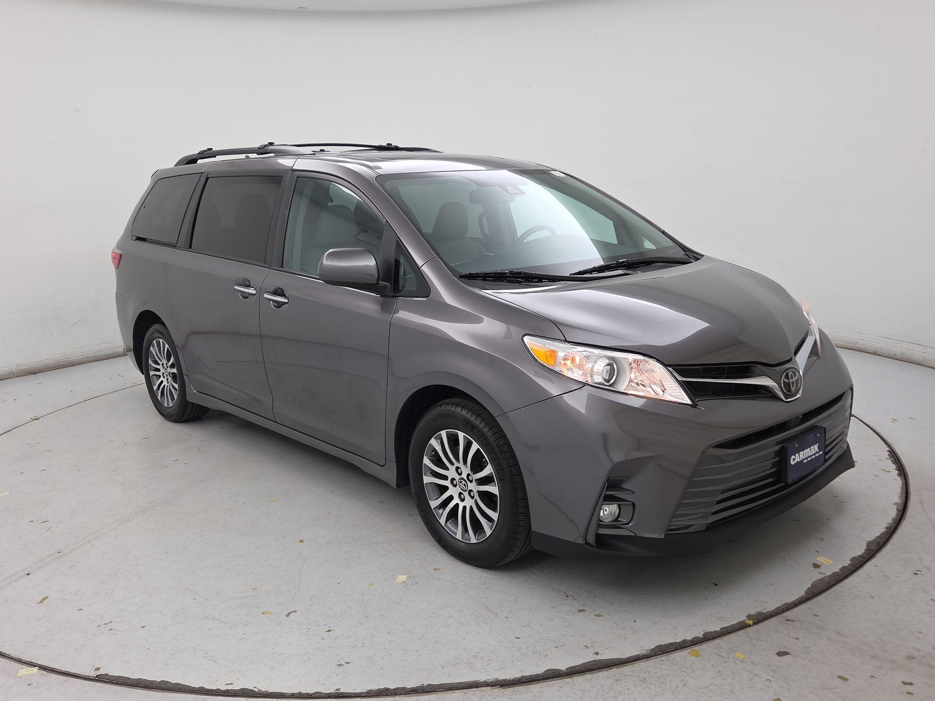 Thumbnail: 2020 Toyota Sienna - 1