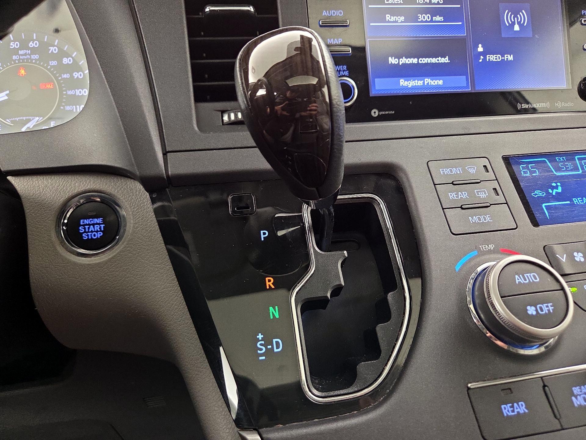 Thumbnail: 2020 Toyota Sienna - 16