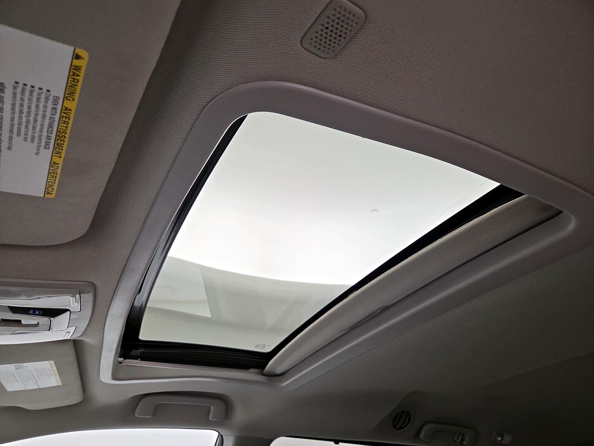 Thumbnail: 2020 Toyota Sienna - 18