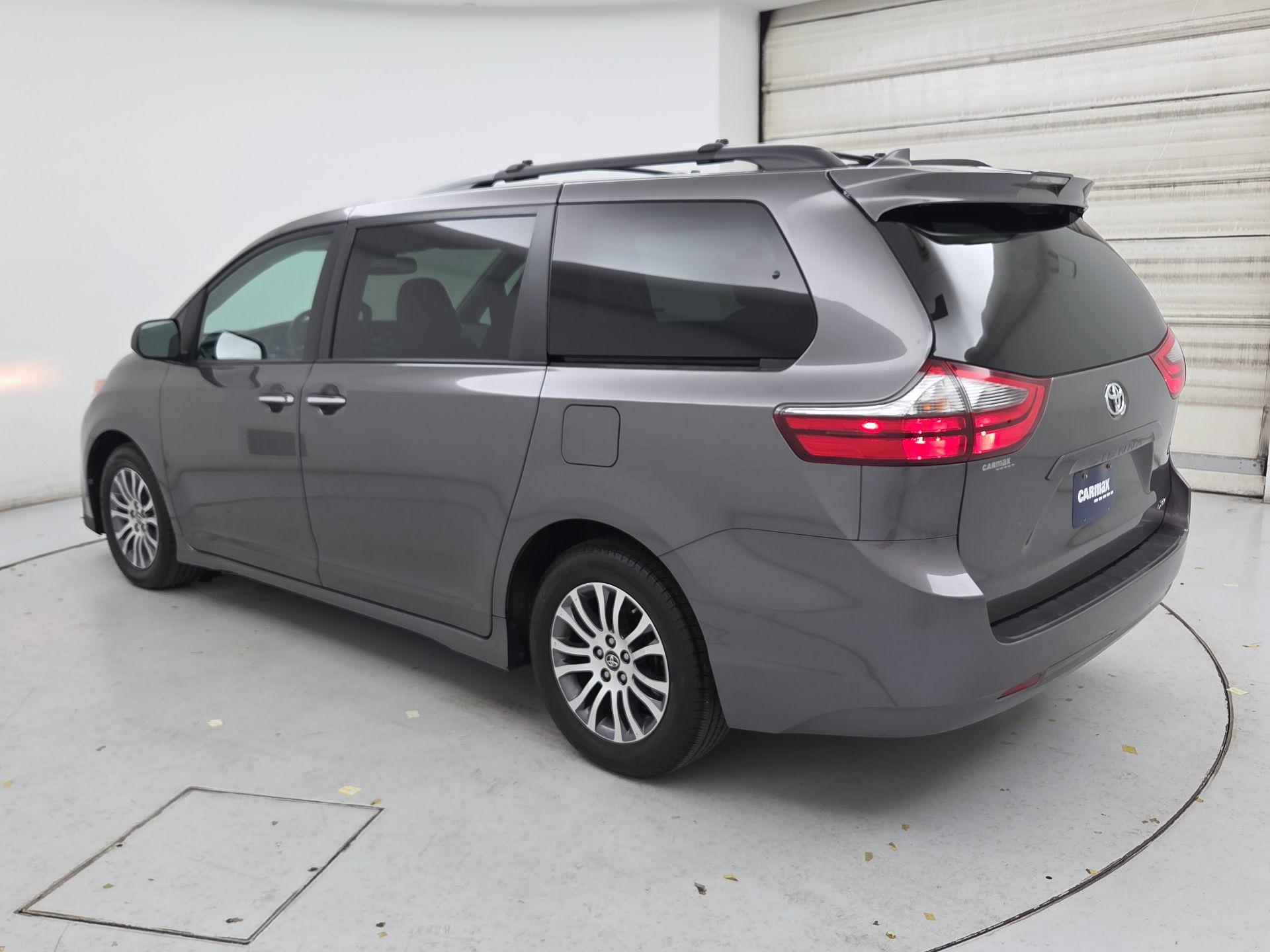 Thumbnail: 2020 Toyota Sienna - 7