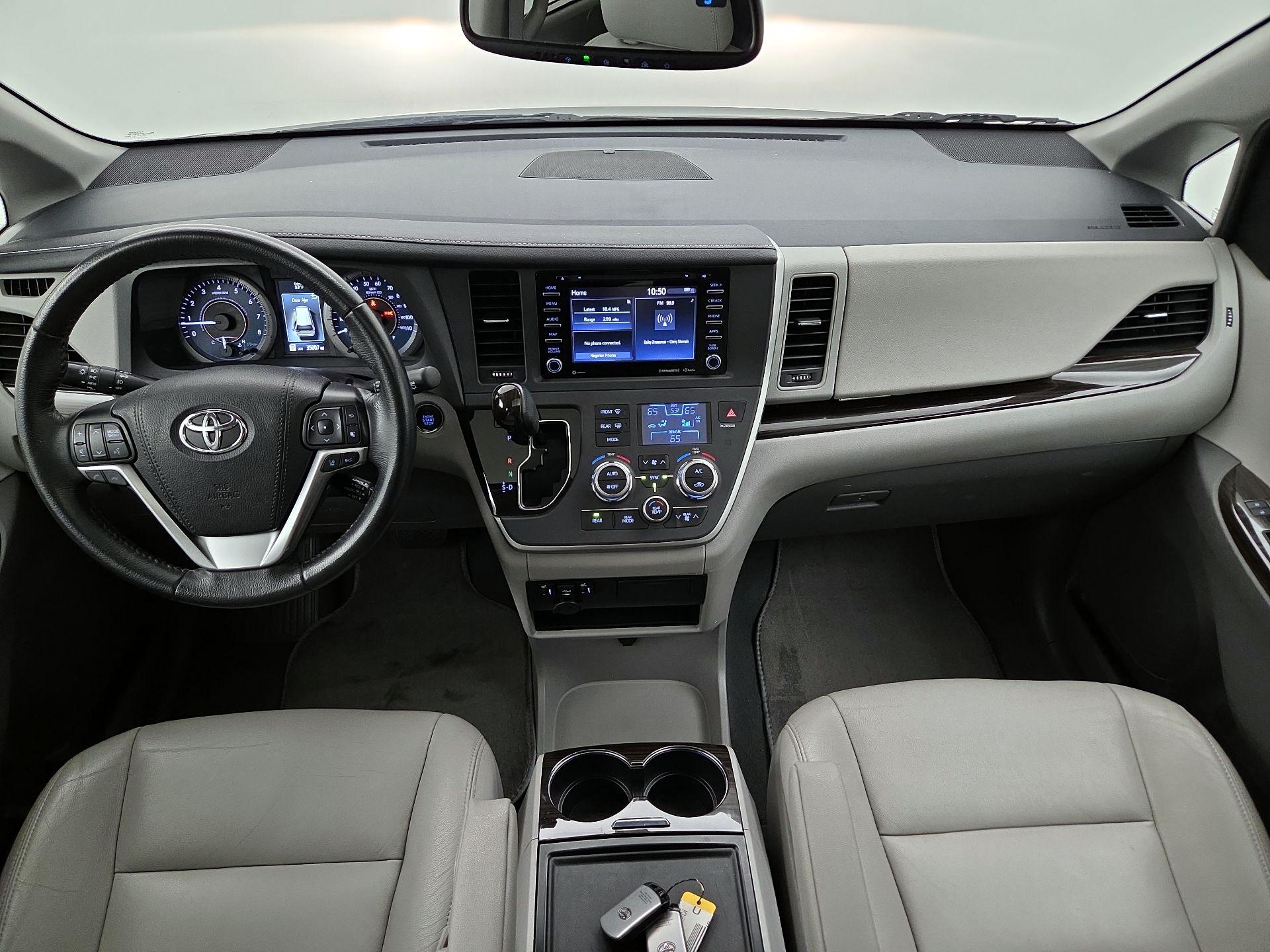 Thumbnail: 2020 Toyota Sienna - 8