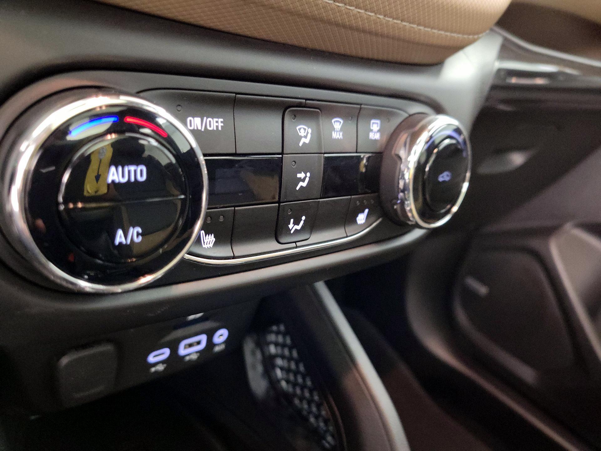 Thumbnail: 2021 Chevrolet TrailBlazer - 16