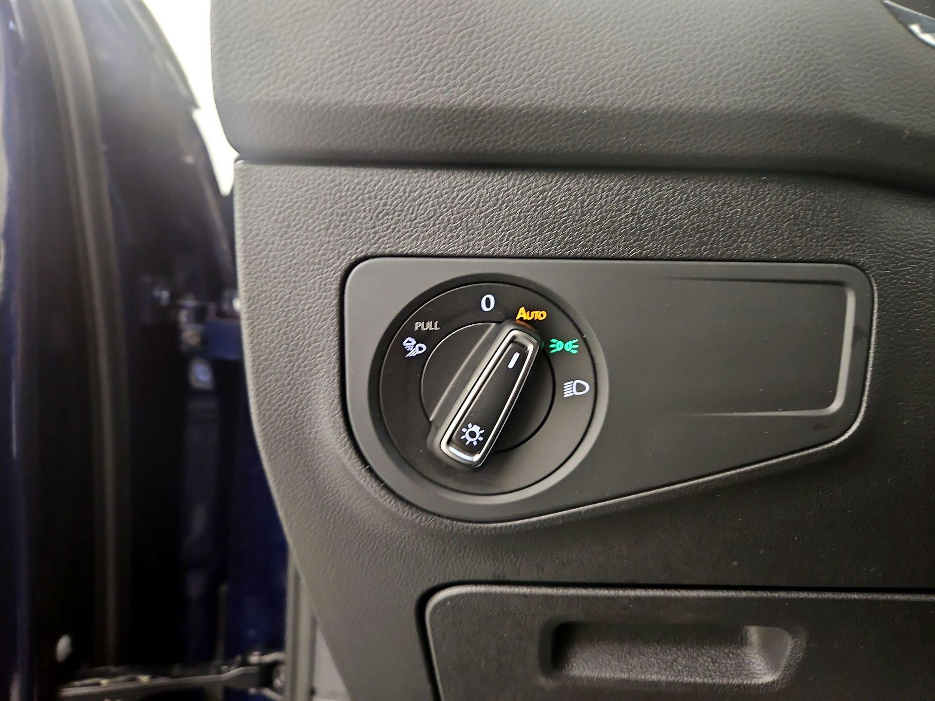 Thumbnail: 2022 Volkswagen Tiguan - 13