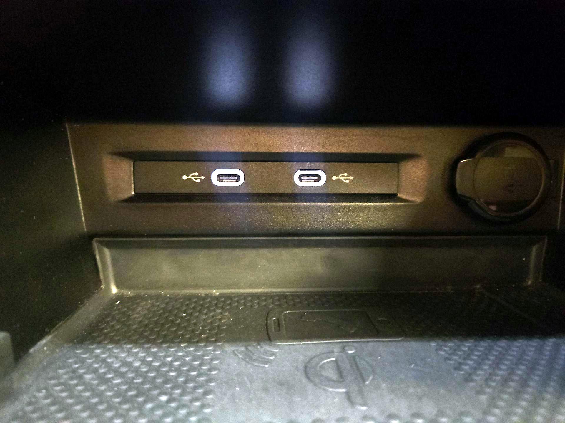 Thumbnail: 2022 Volkswagen Tiguan - 19