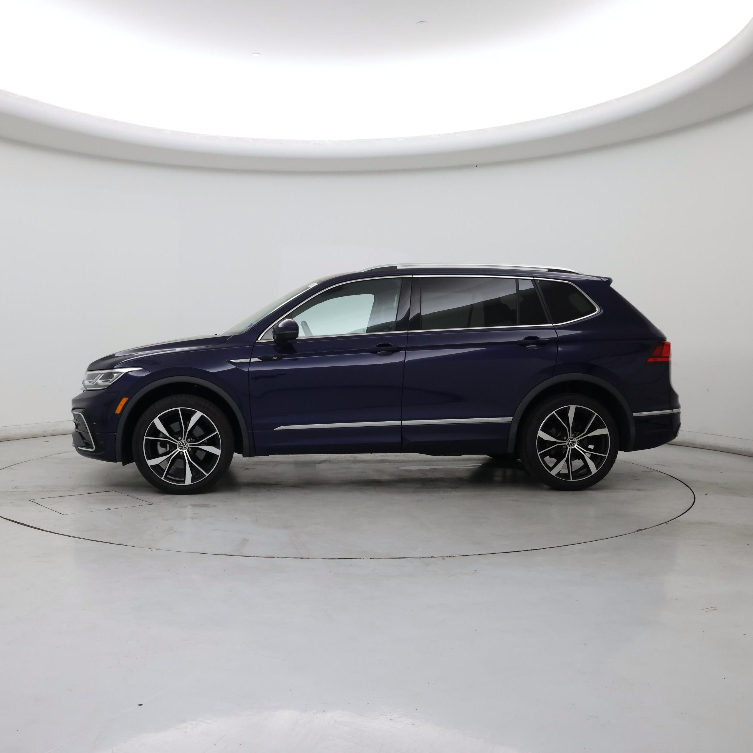 Thumbnail: 2022 Volkswagen Tiguan - 3
