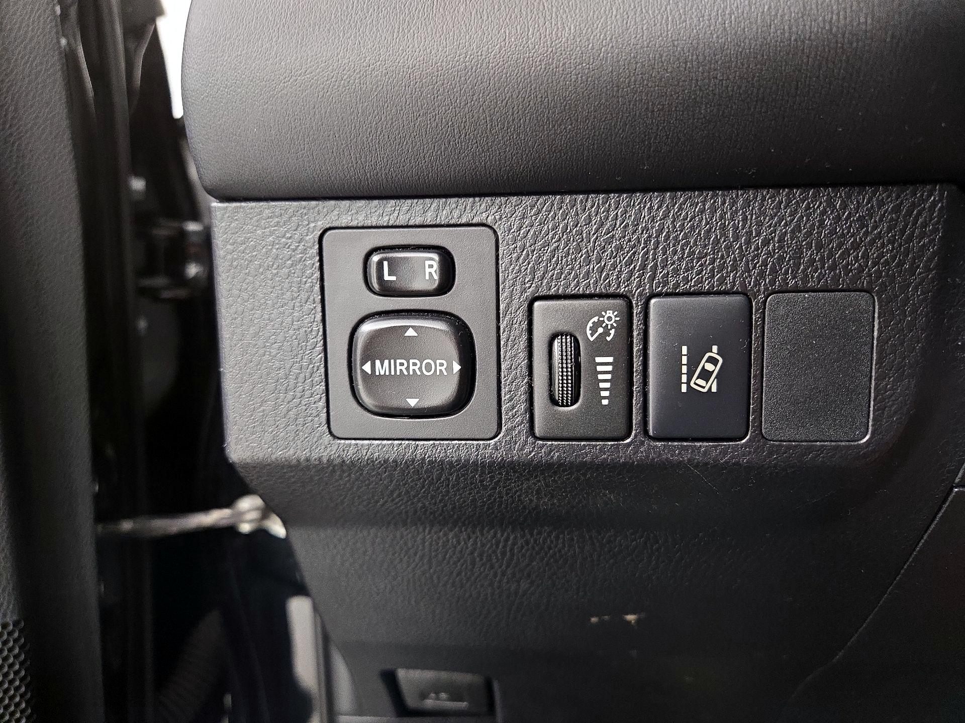 Thumbnail: 2017 Toyota RAV4 - 13