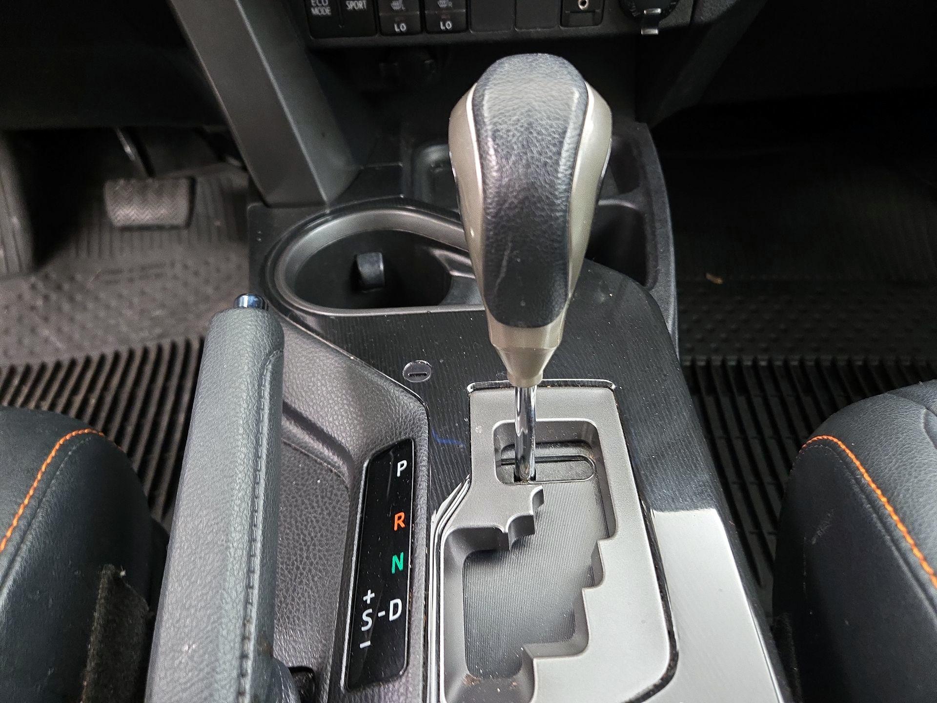 Thumbnail: 2017 Toyota RAV4 - 17