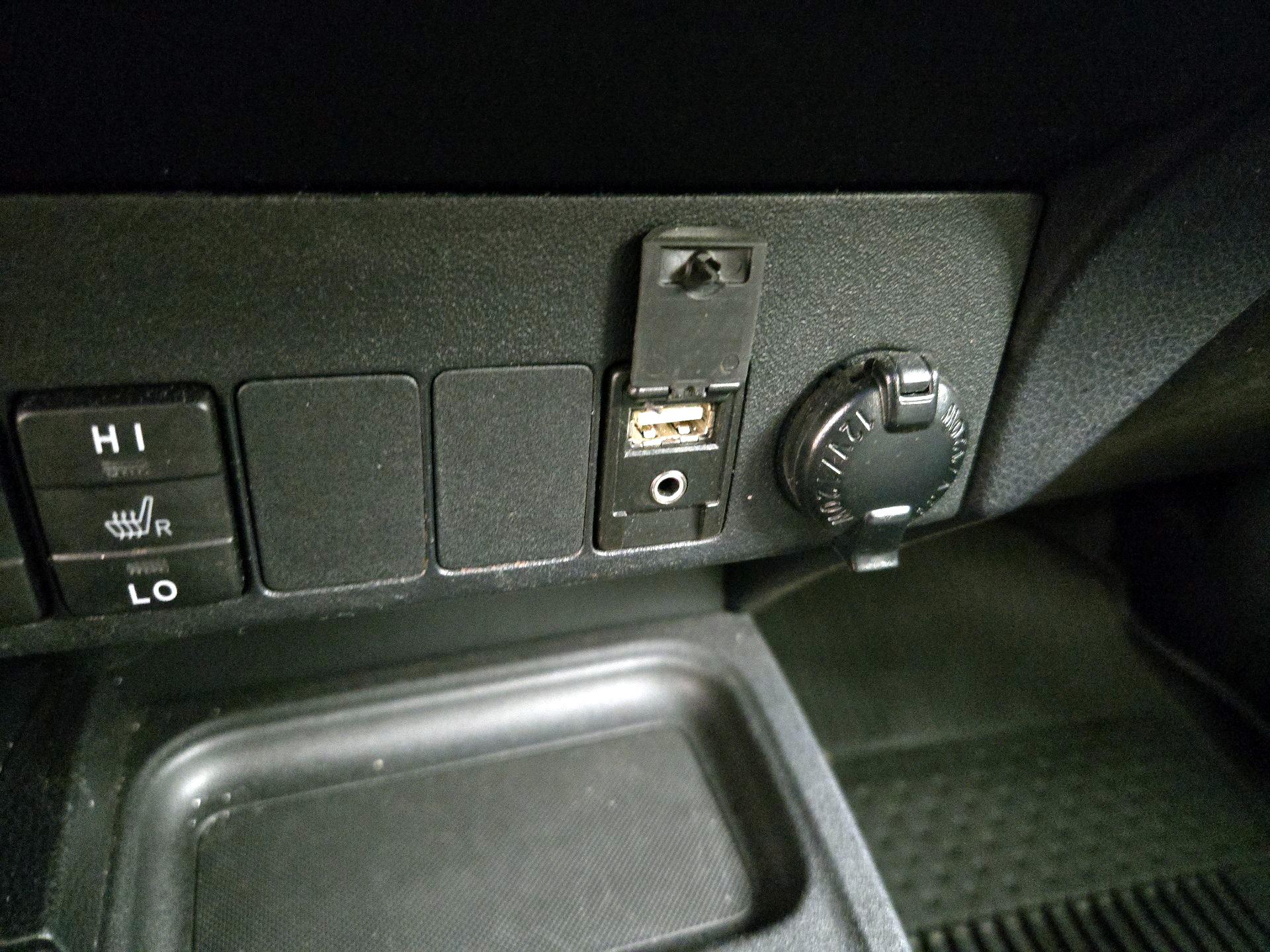 Thumbnail: 2017 Toyota RAV4 - 18