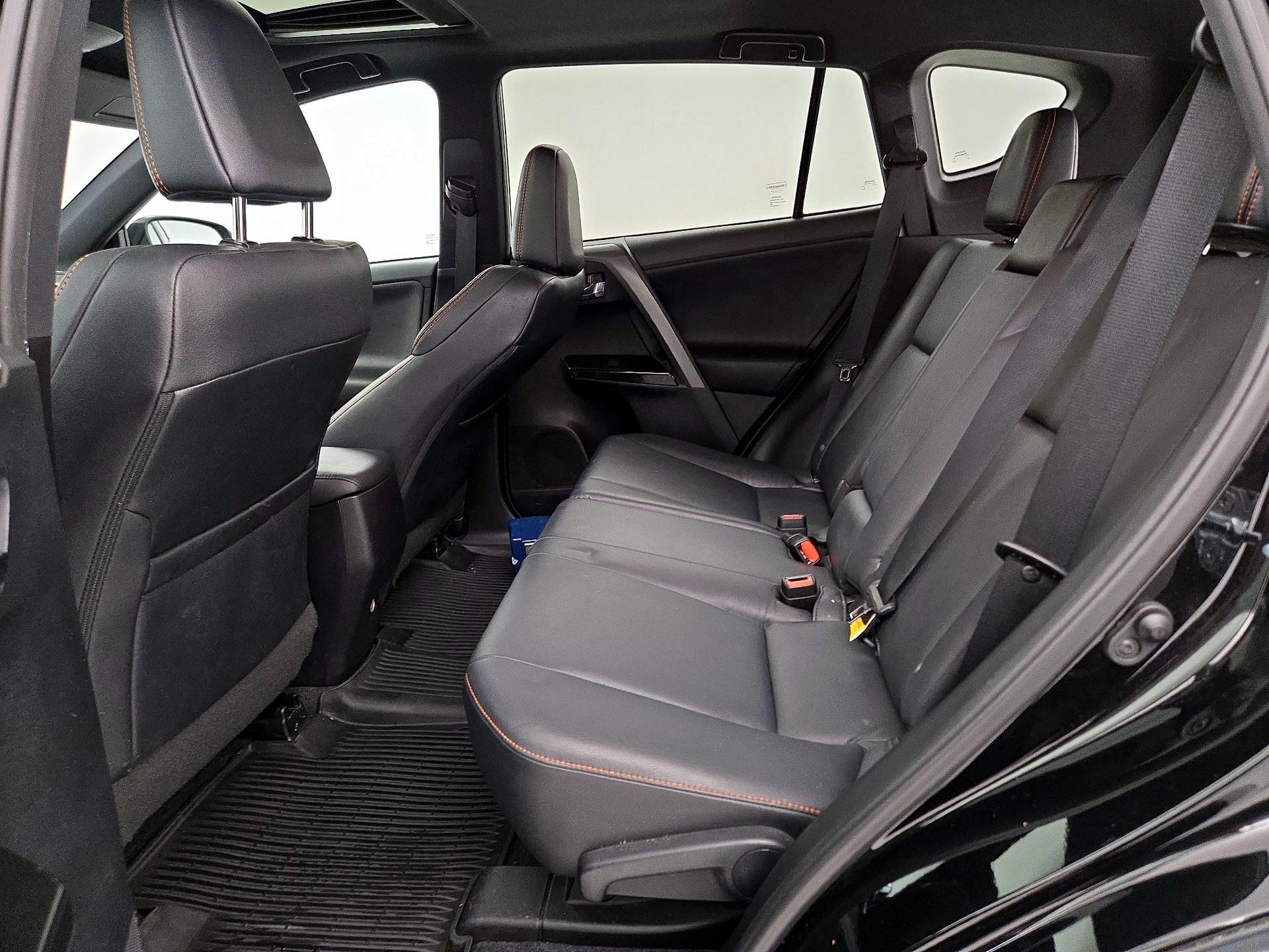 Thumbnail: 2017 Toyota RAV4 - 20