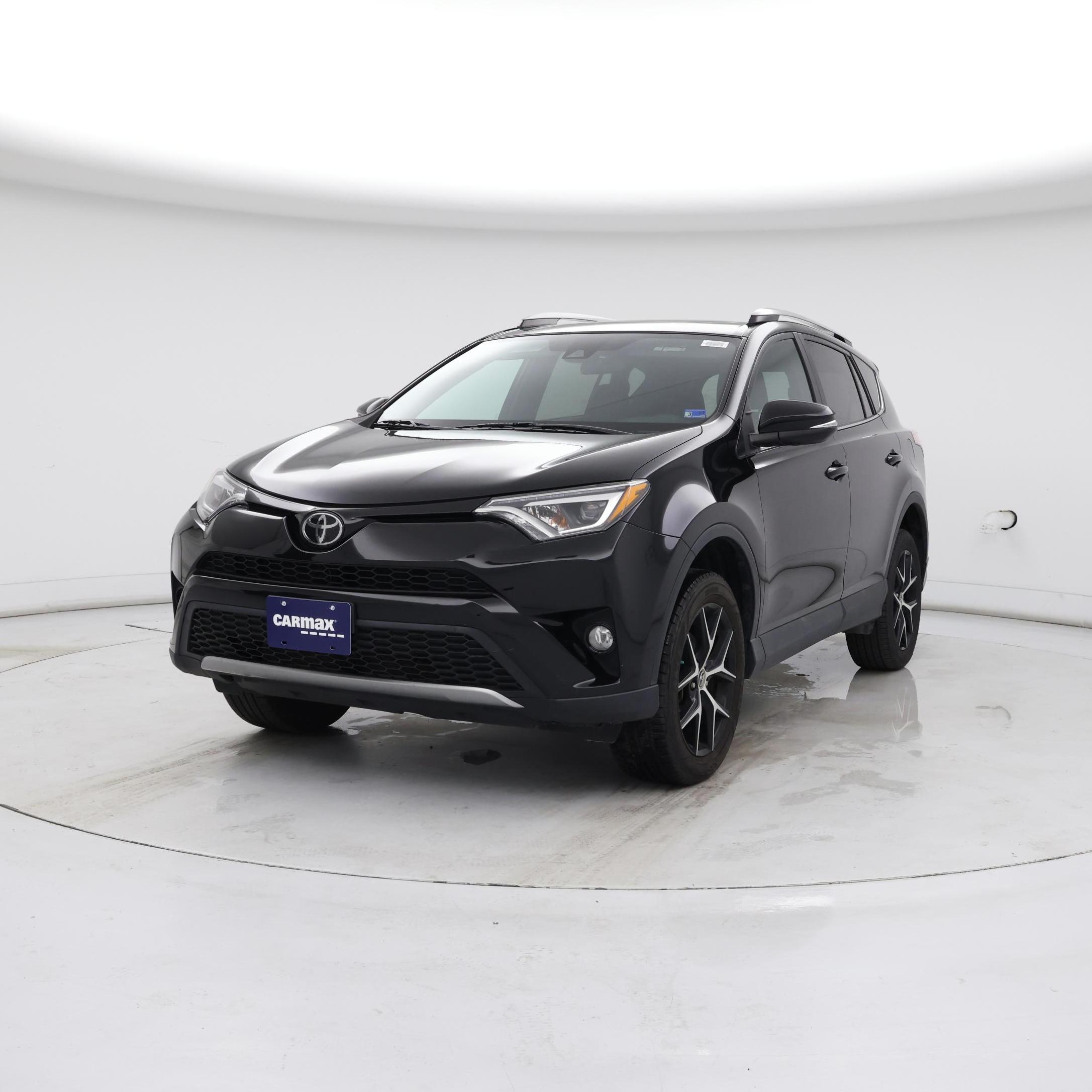 Thumbnail: 2017 Toyota RAV4 - 4